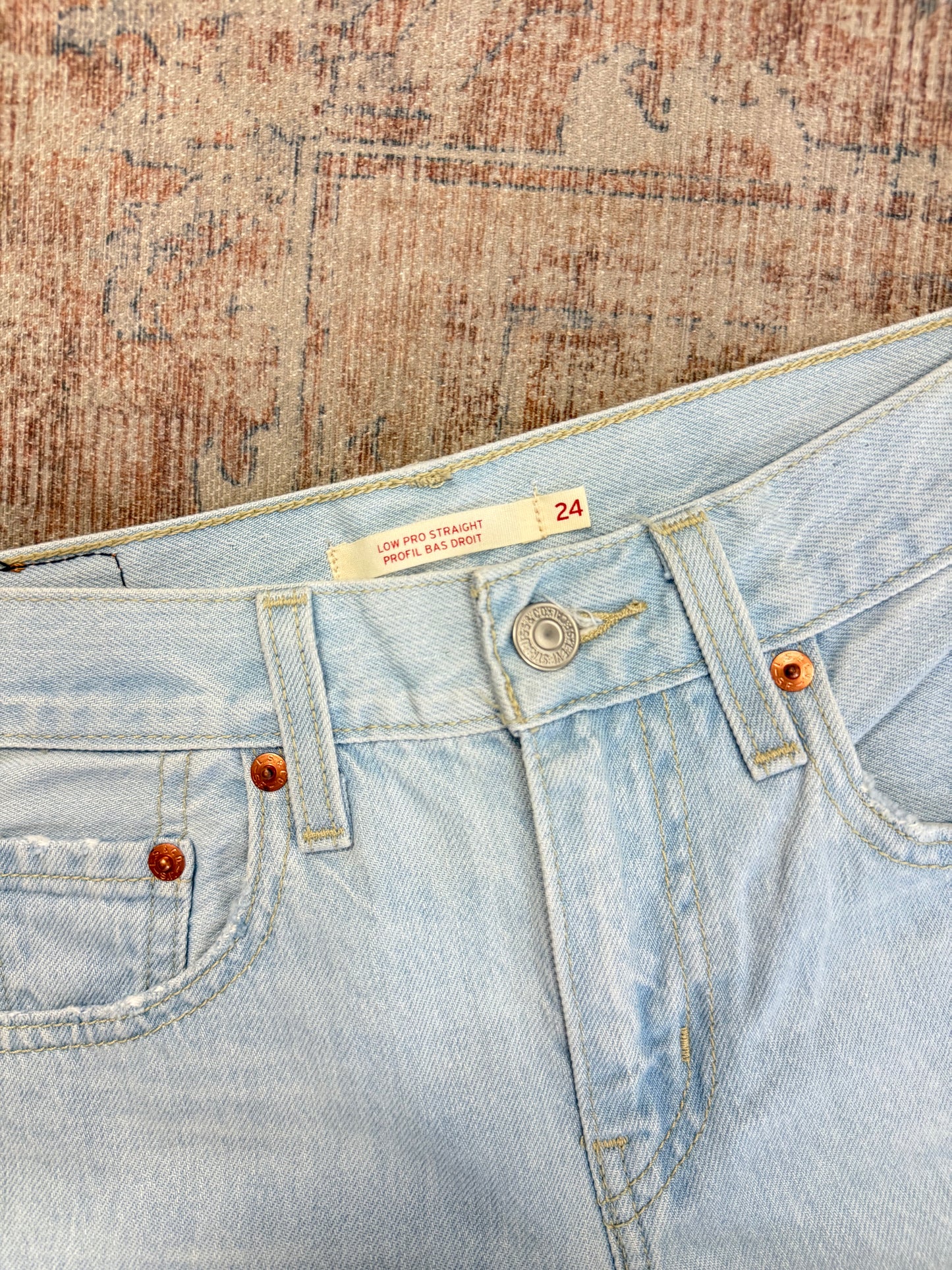 Levi Low Pro Straight Jeans (24)