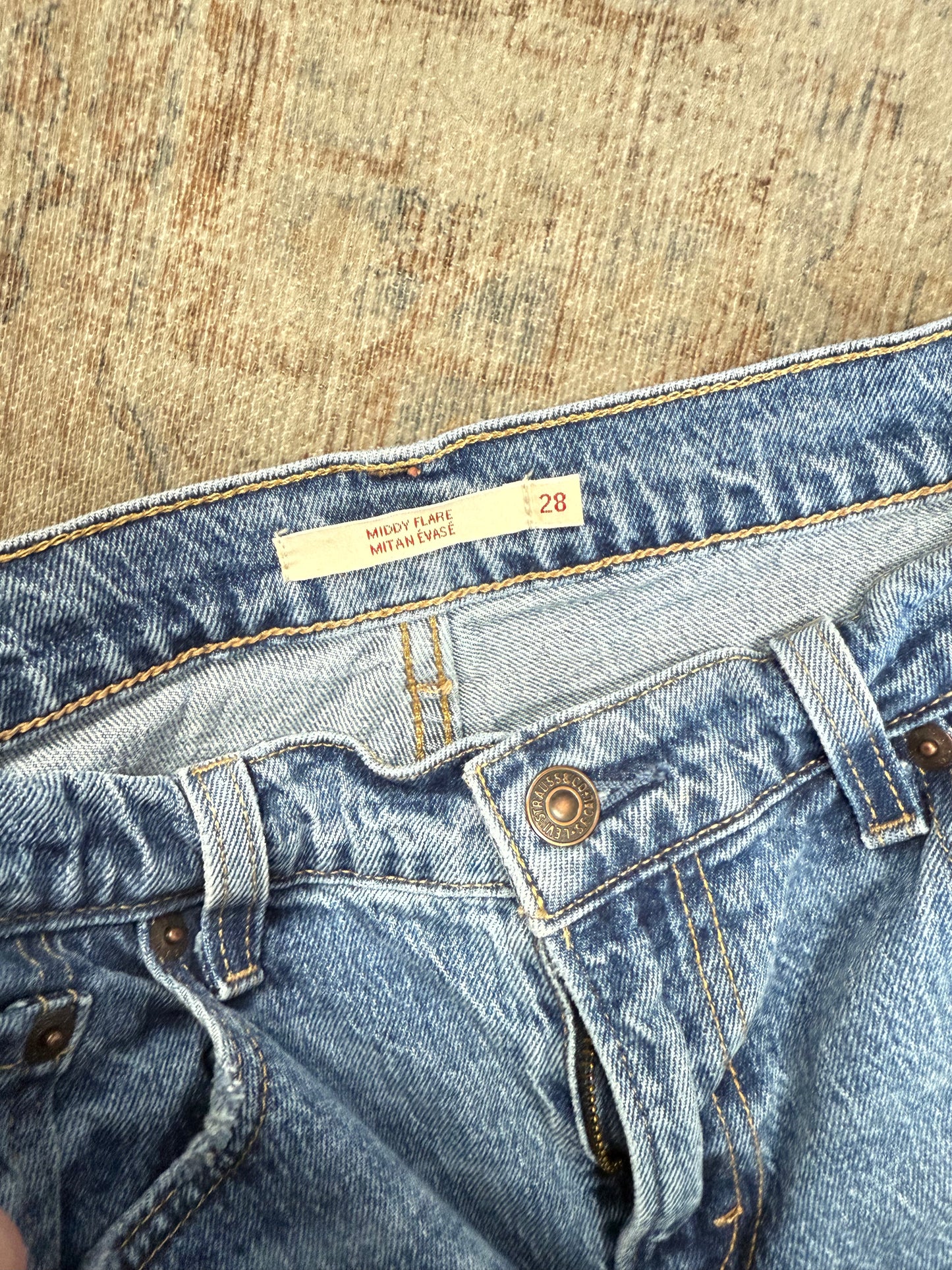 Levi Middy Flare Jeans (28x30)
