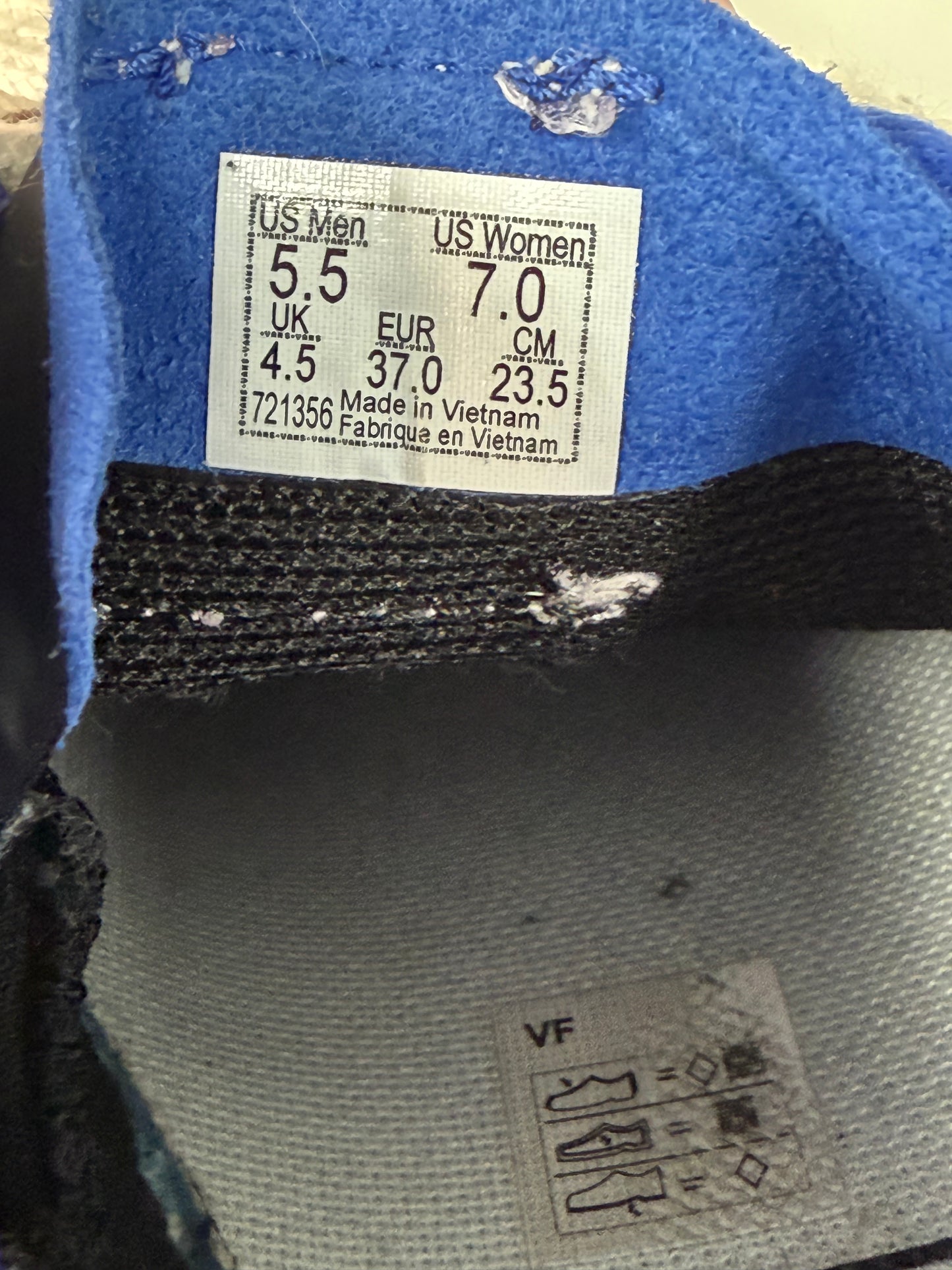 CLEARANCE Vans Runners (Womens 7)