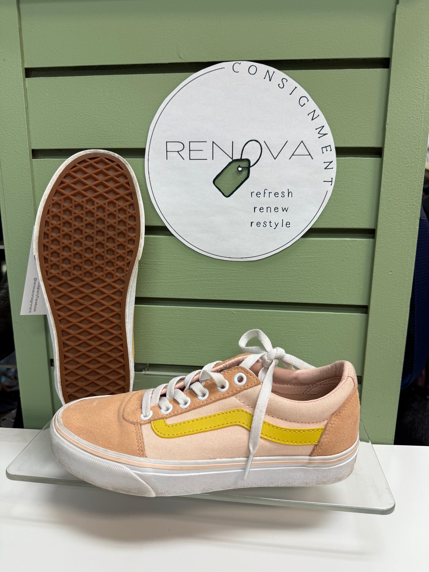 Vans Old Skool Sneakers (Womens 7)
