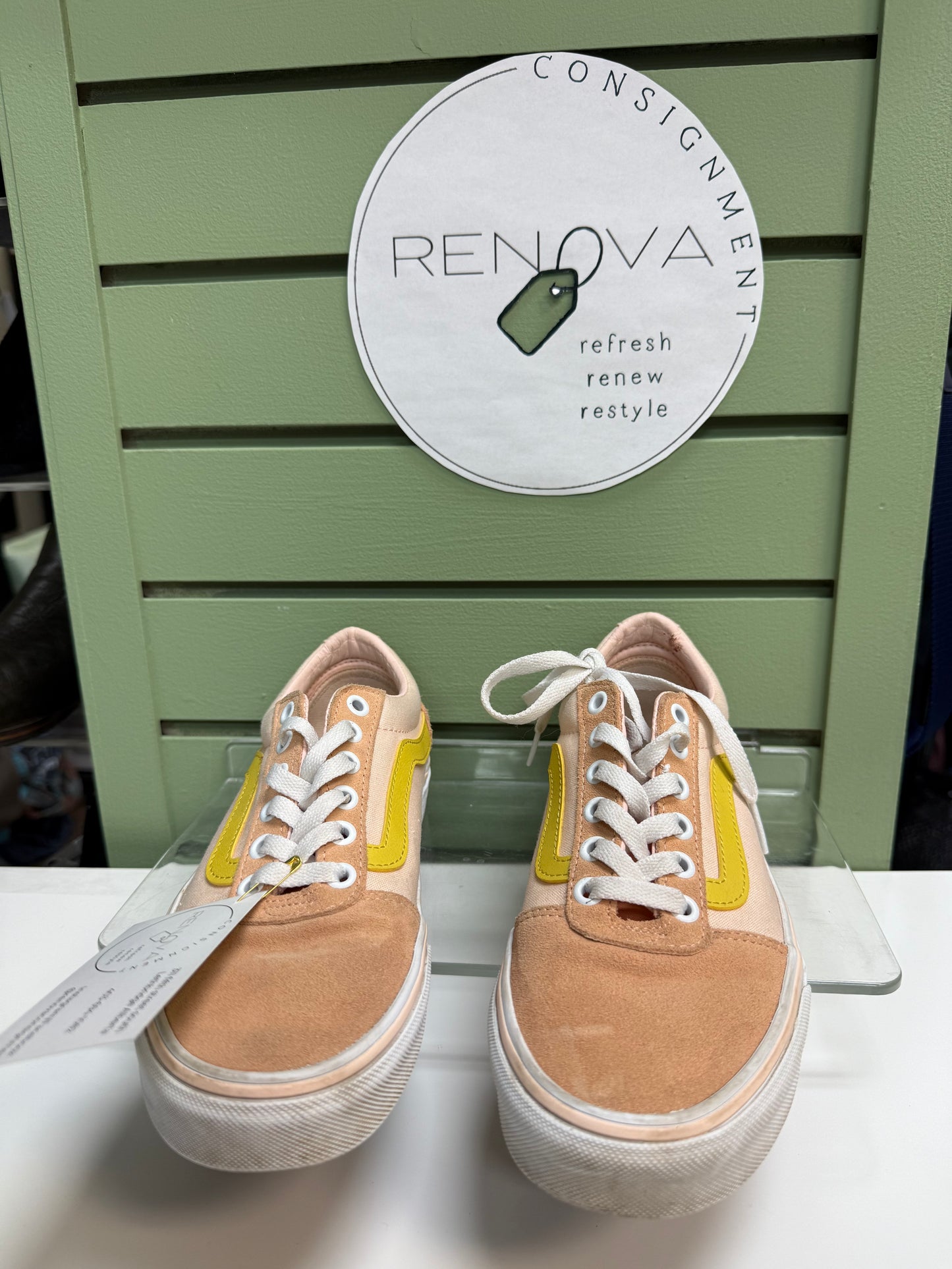 Vans Old Skool Sneakers (Womens 7)
