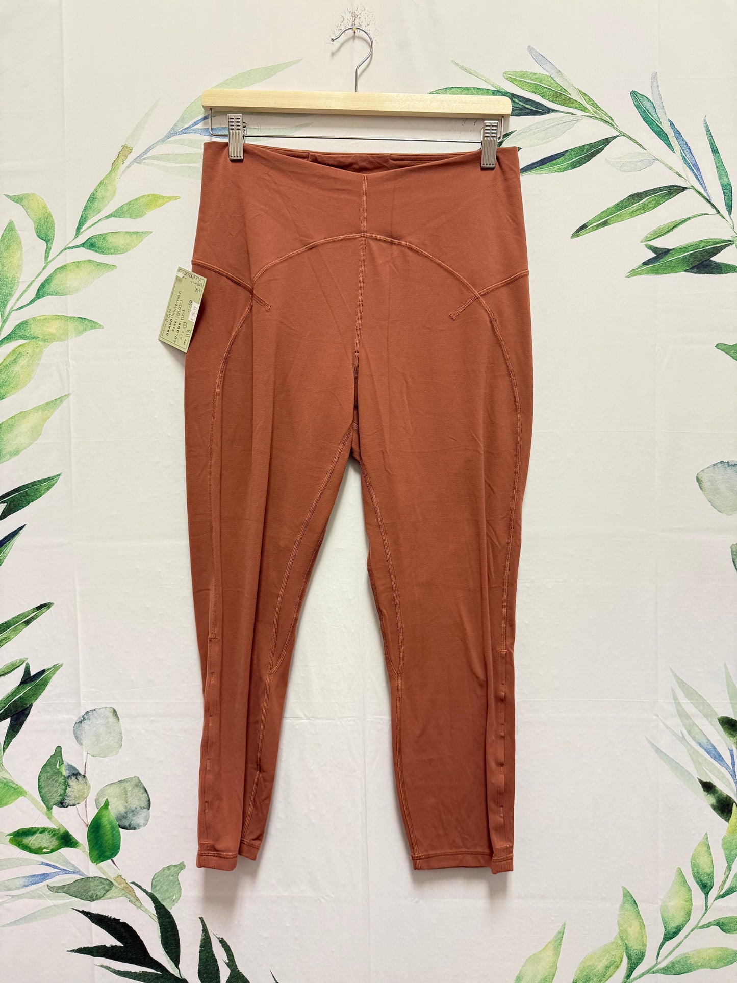 Lululemon Unlimit Keyhole HR Crop 23” (12)