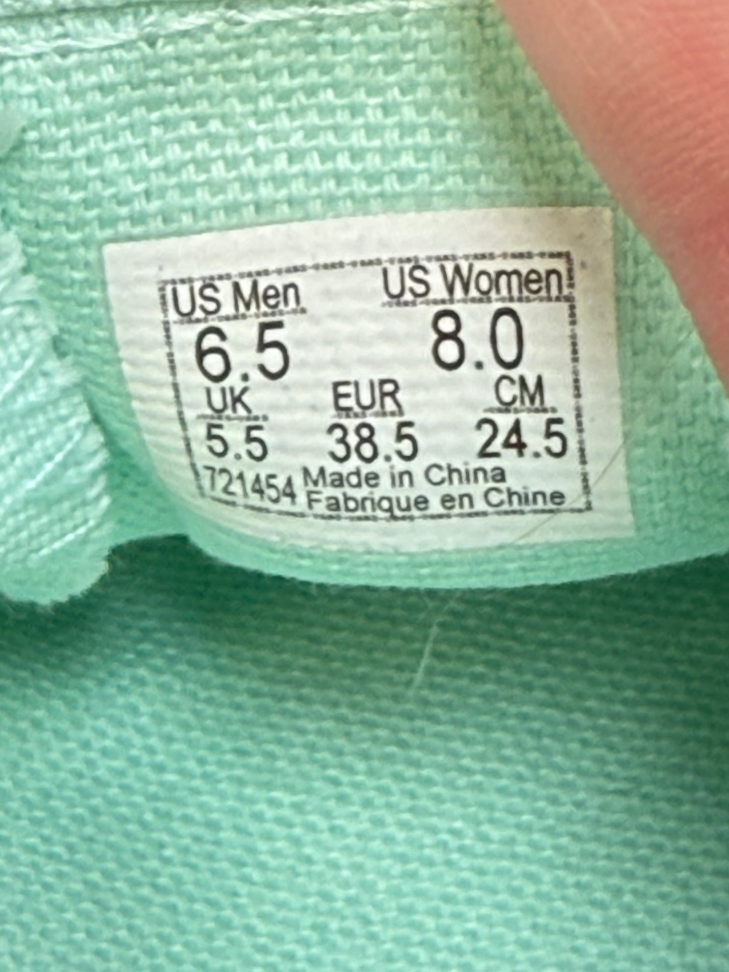 Vans Classic Slip On Sneakers (Womens 8)