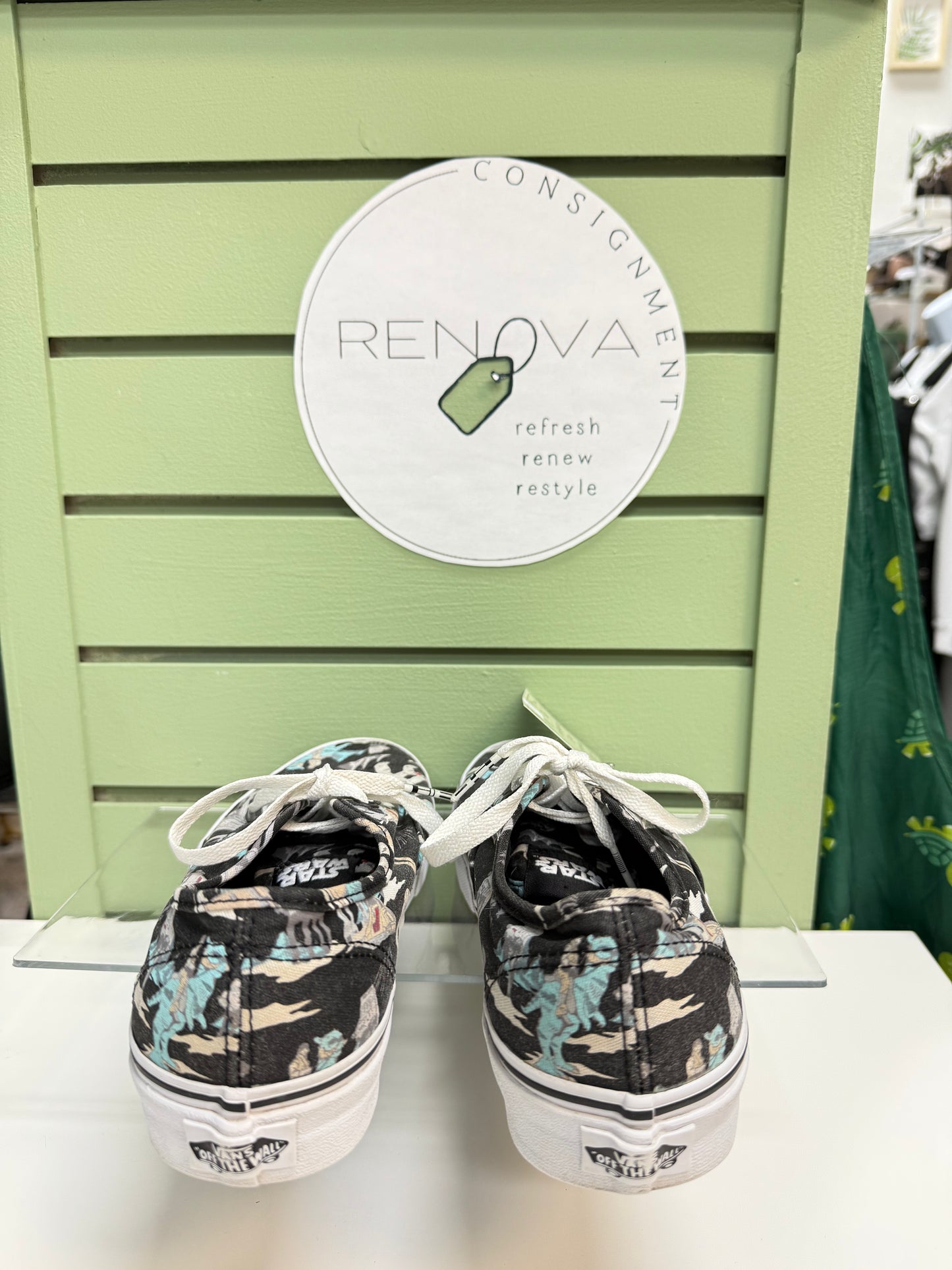 Vans Authentics Sneakers (Womens 8)