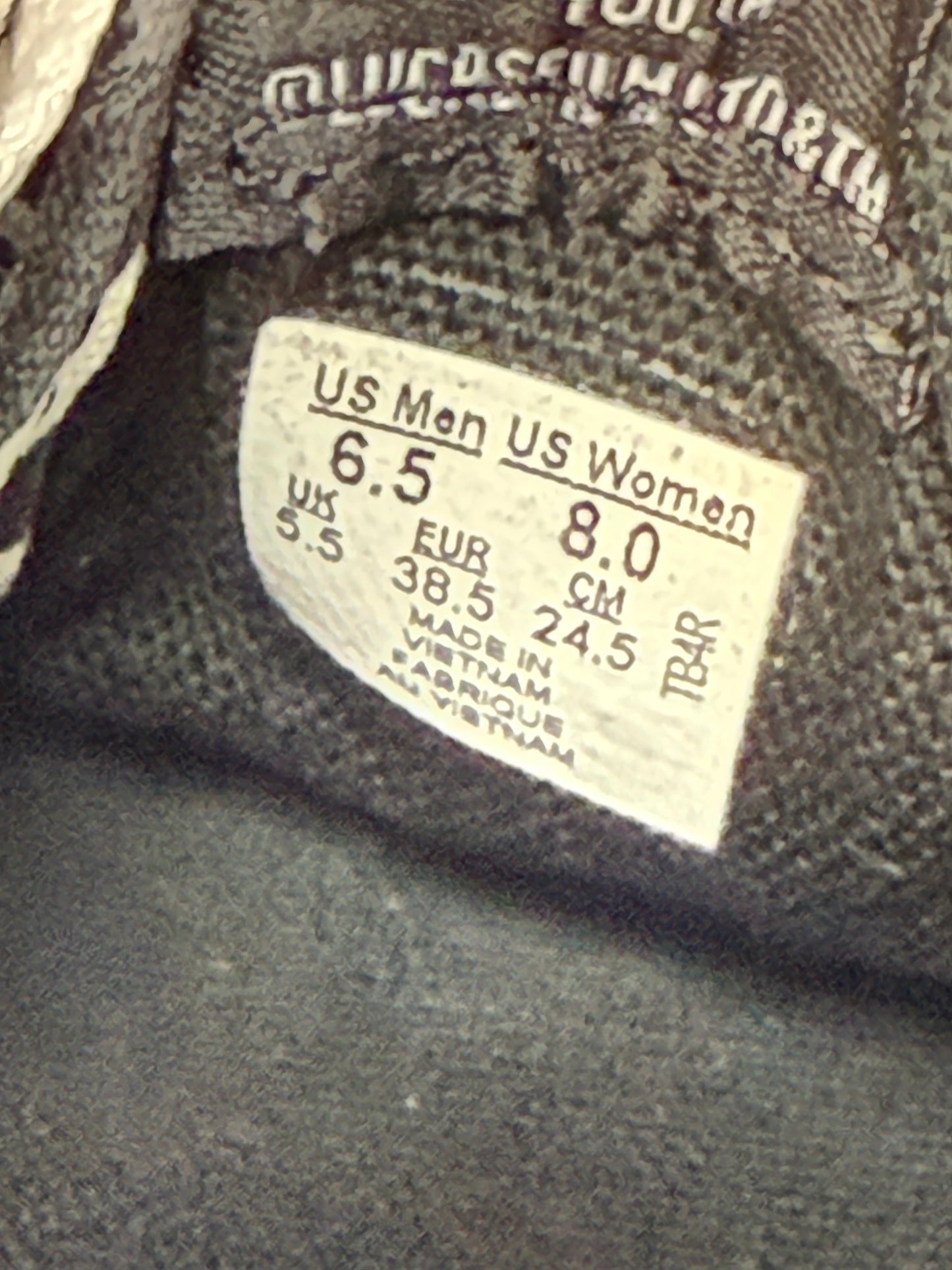 Vans Authentics Sneakers (Womens 8)