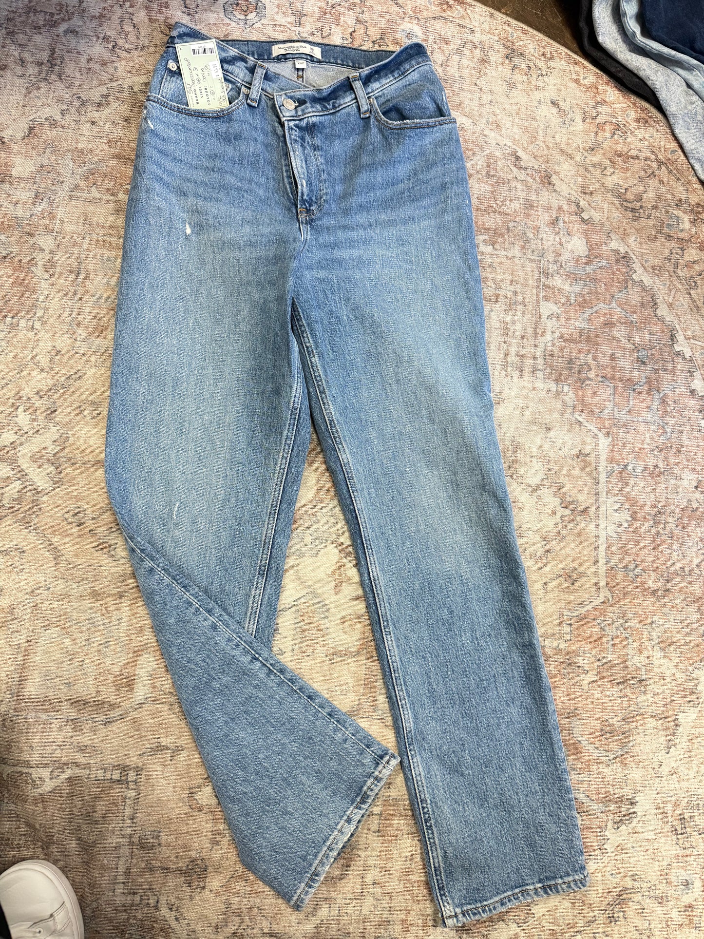 Abercrombie ‘90s Straight Ultra HR Jeans (28x31)