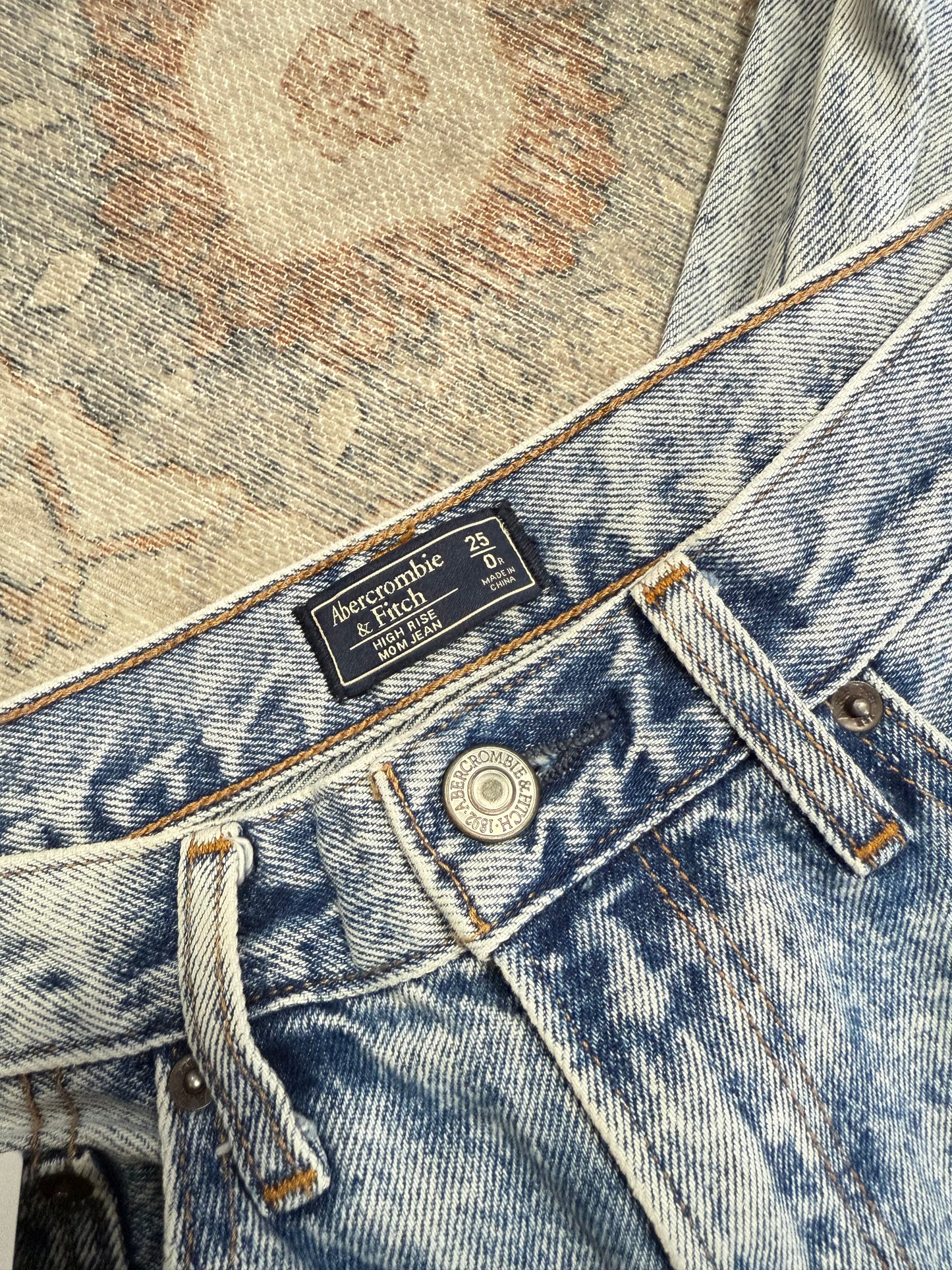 Abercrombie Mom HR Jeans (25x26)