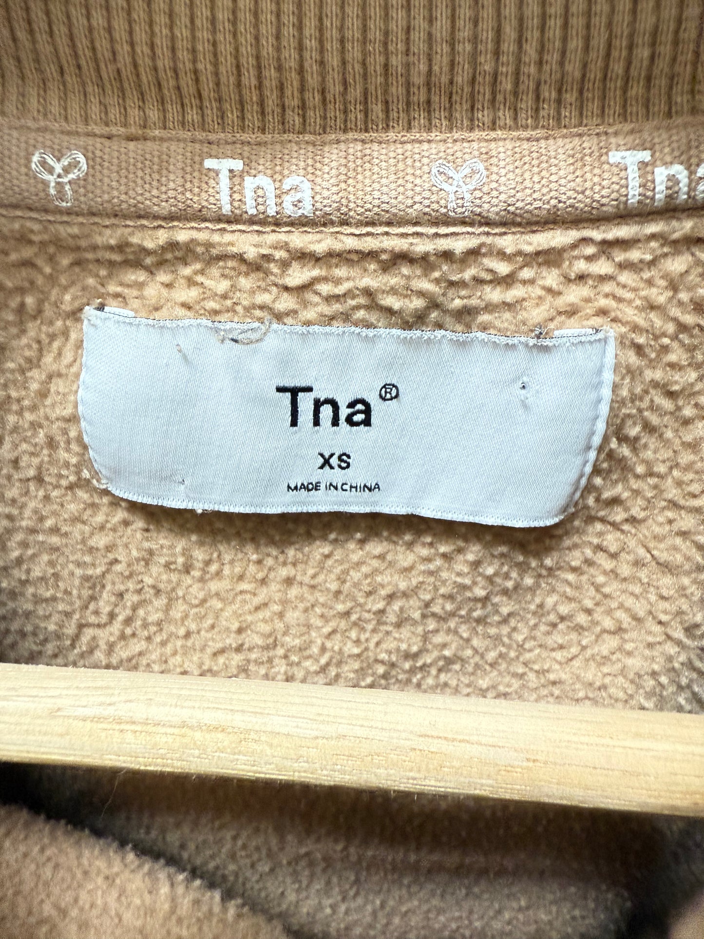 Aritzia TNA Perfect Cropped Crew (XS)