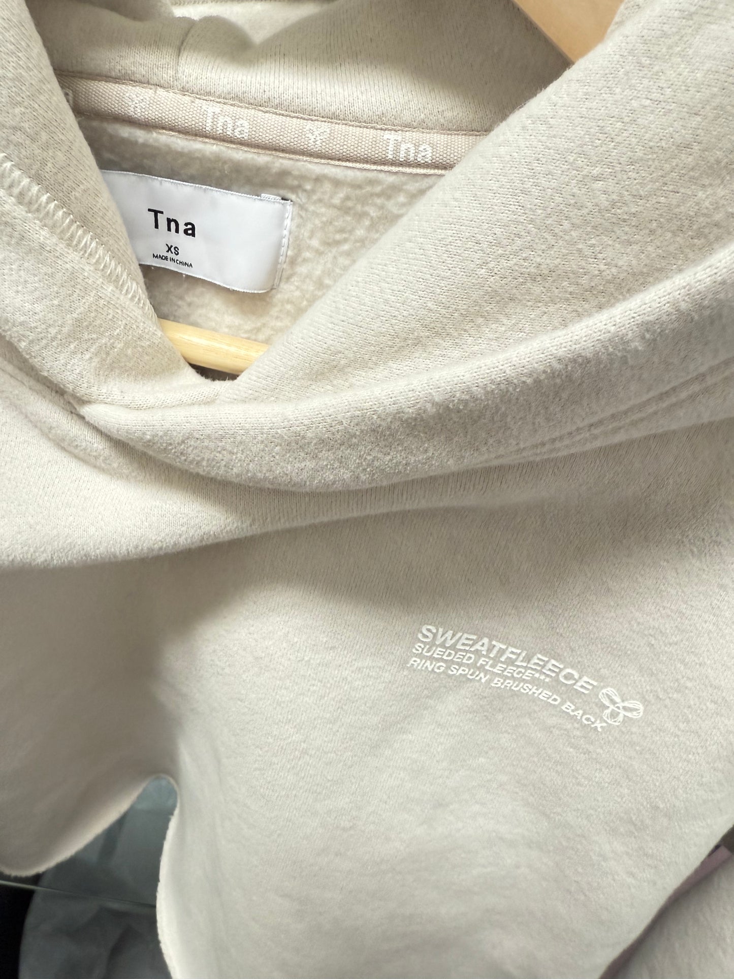 Aritzia TNA Sweatfleece Perfect Crop Hoodie (XS)