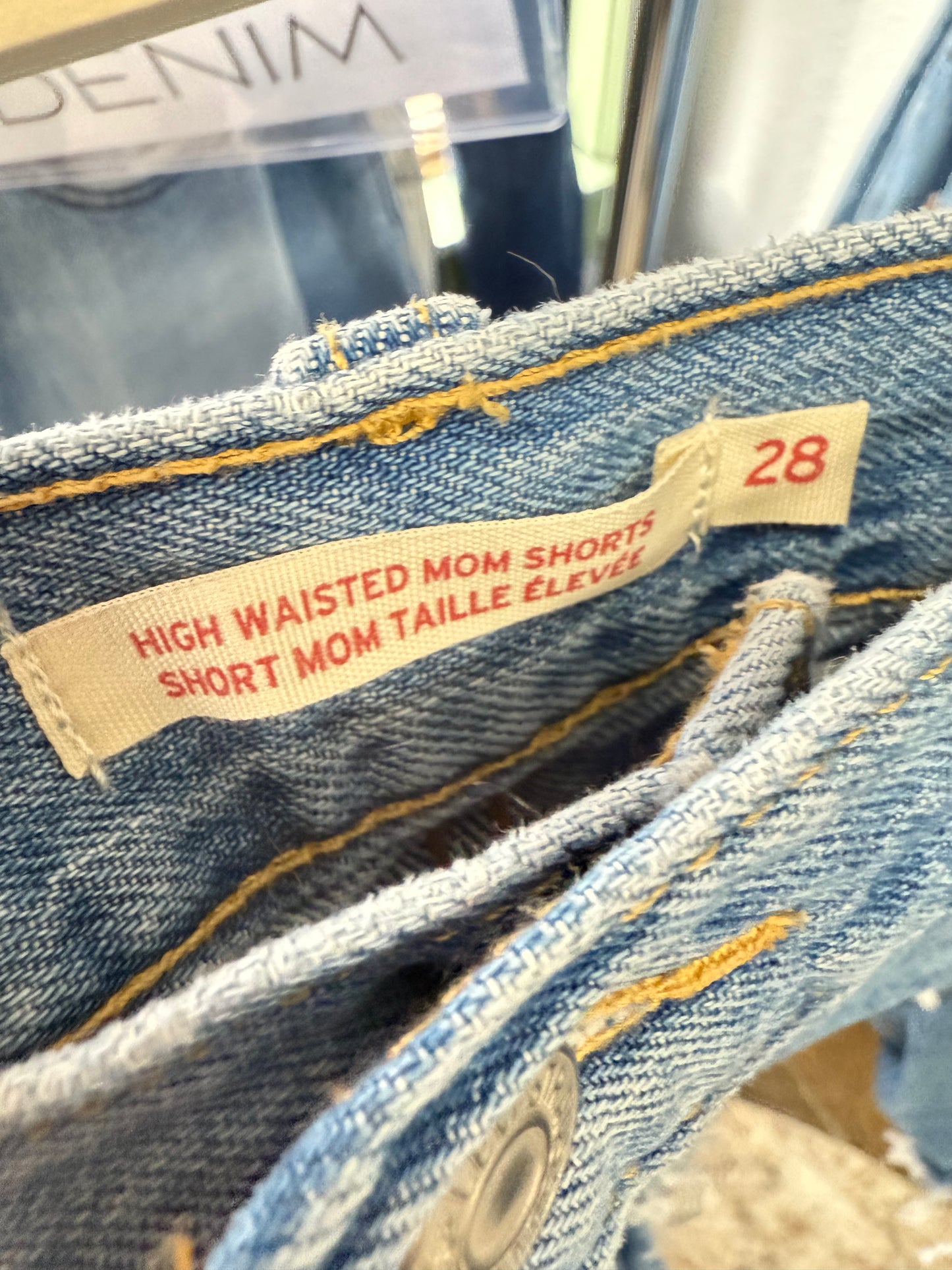 Levi’s Mom HR Shorts (28)