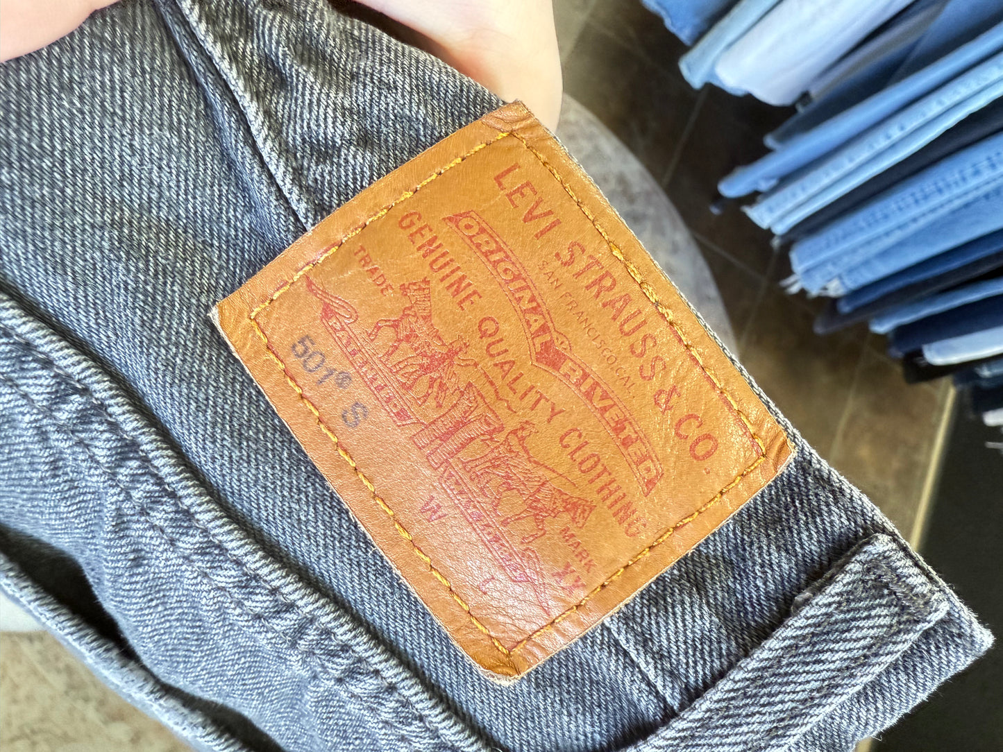 Levi 501 Skinny HR Jeans (26x28)