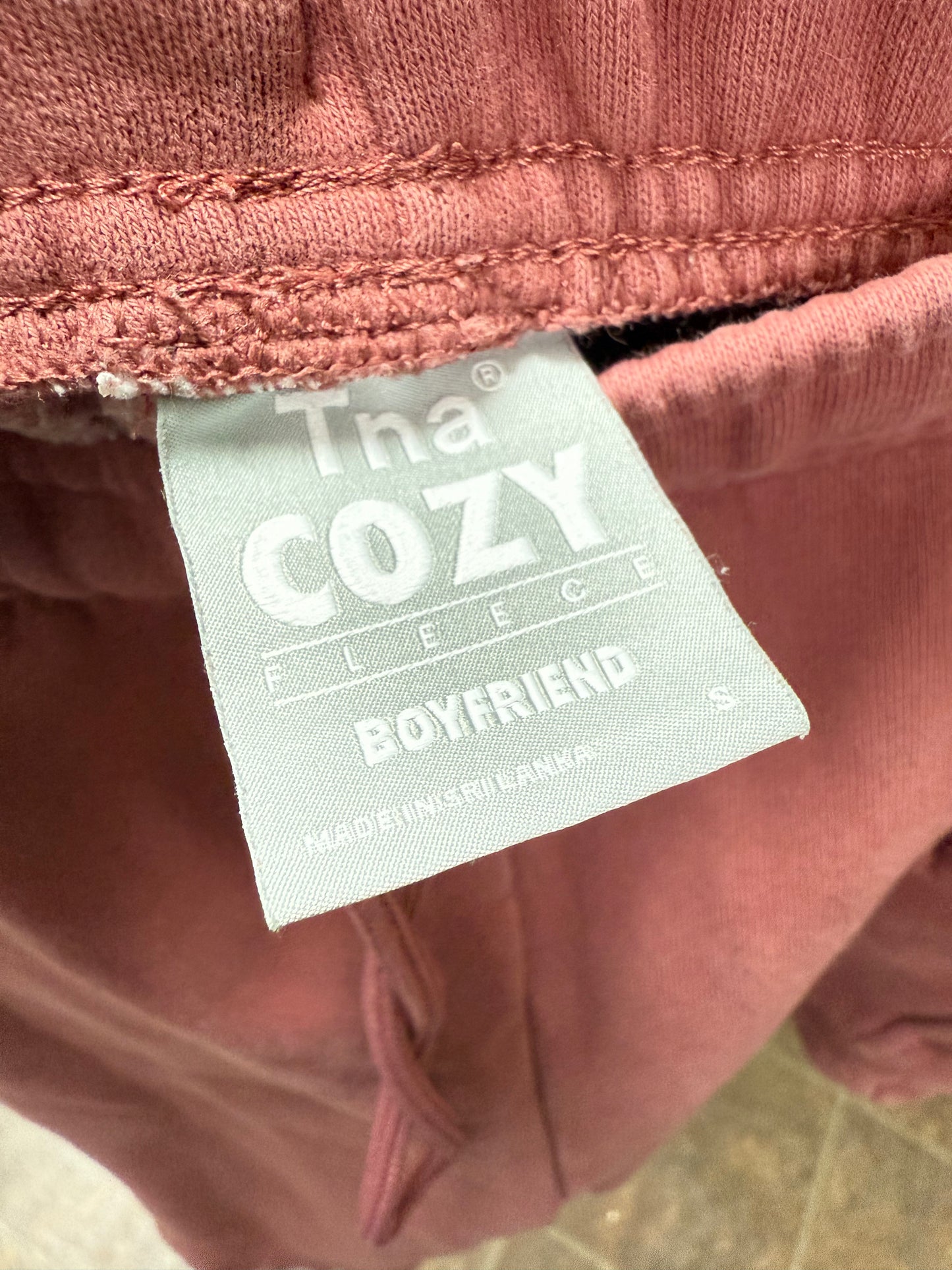 Aritzia TNA Cargo Shorts 5” (S)