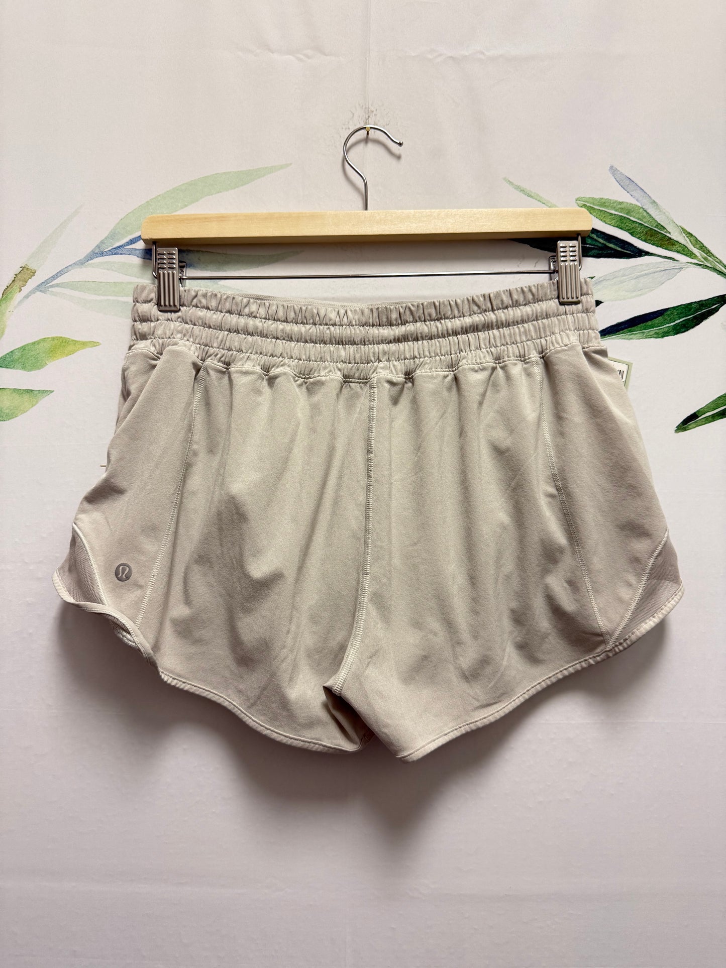 Lululemon Hotty Hot HR Short 2.5” (8)