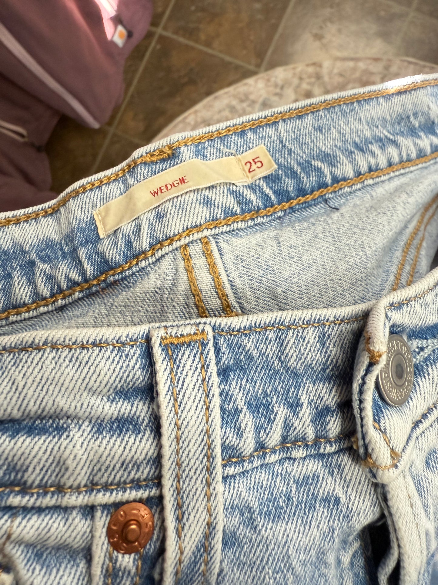 Levi Wedgie HR Jeans (25x27)