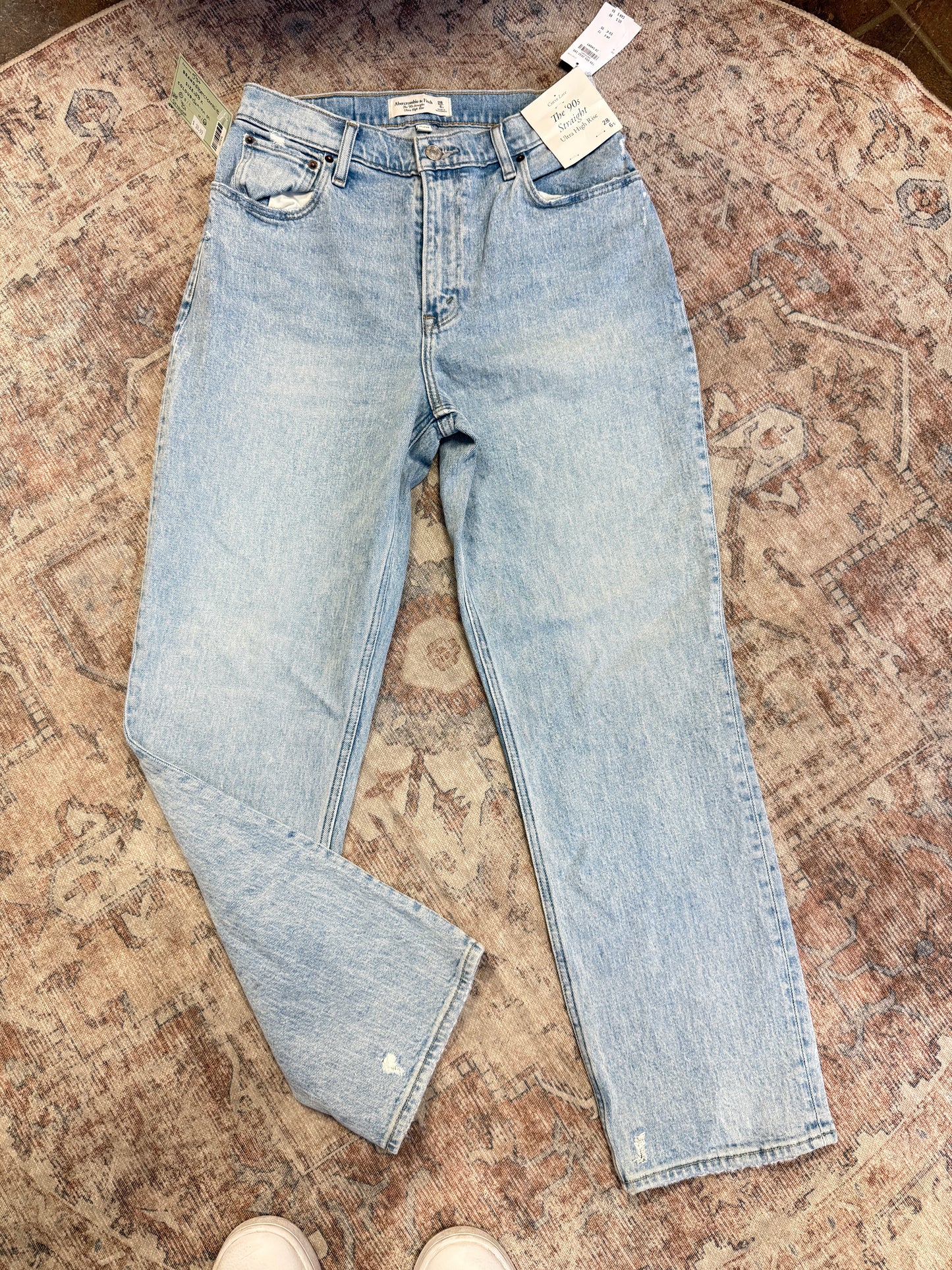 Abercrombie ‘90s Straight Ultra HR Jeans (28x29)