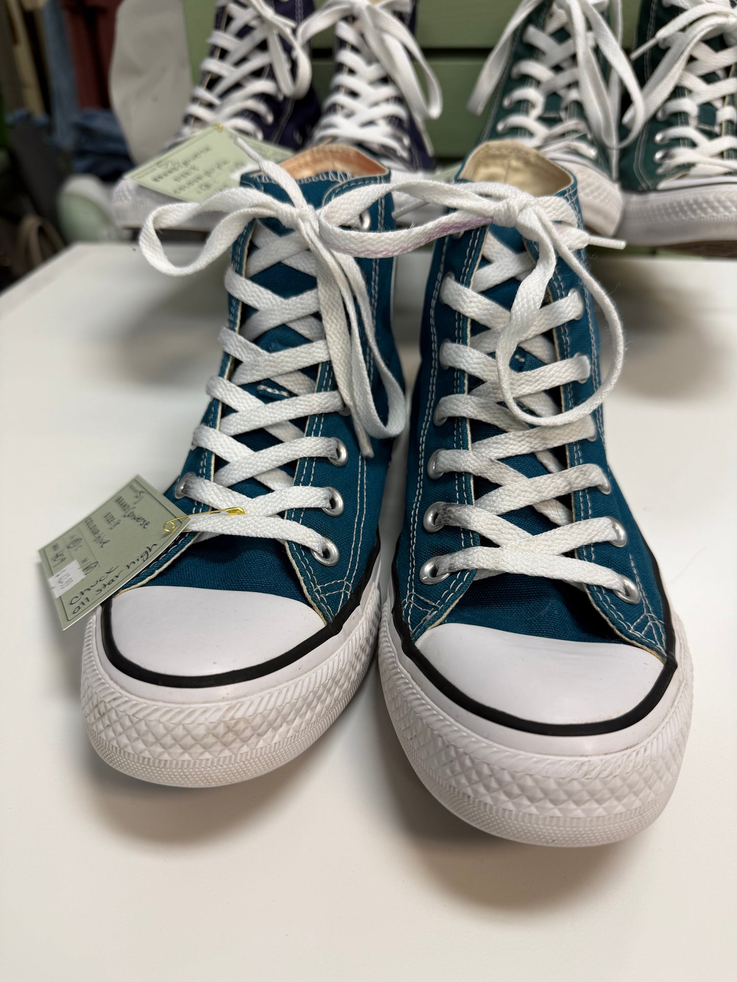 Converse All Star High Top Sneakers (Womens 8)