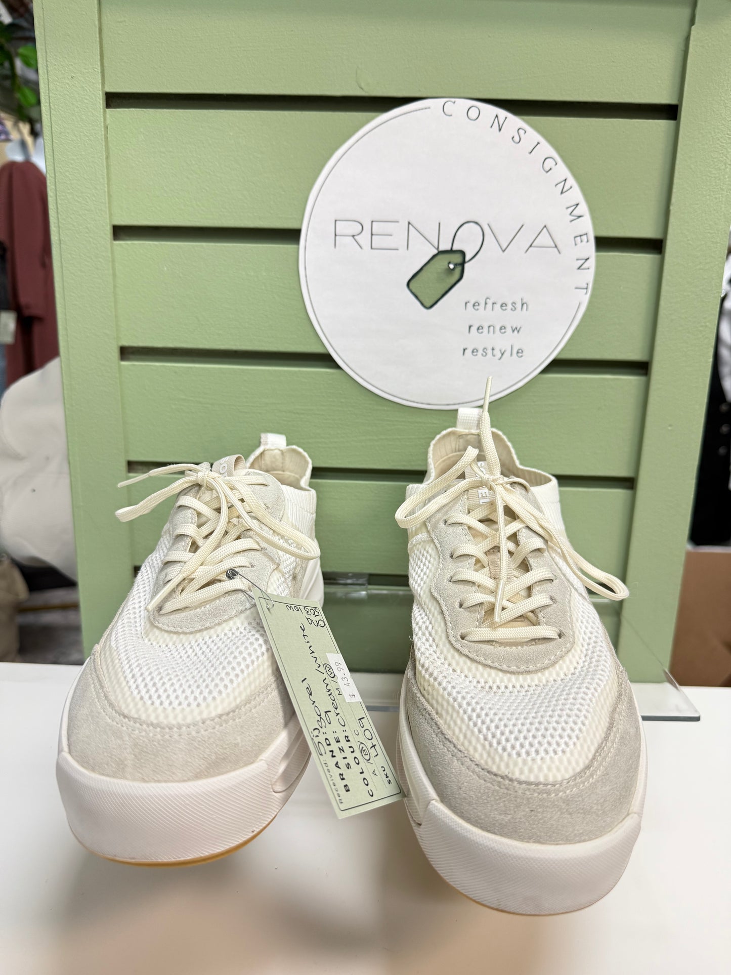 Sorel Ona 503 Low Runners (Womens 9)