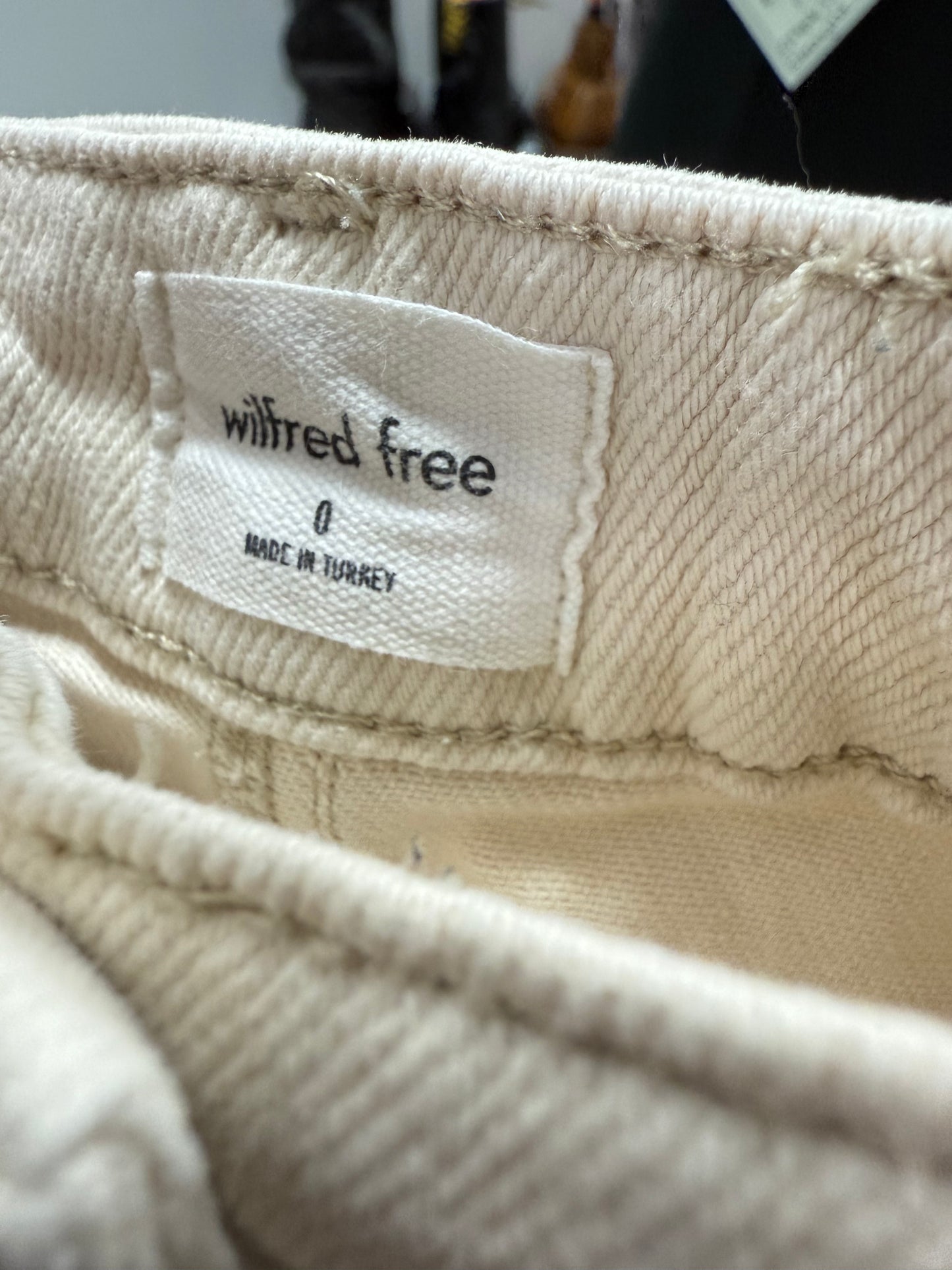 Aritzia Wilfred Modern Cargo HR Pant 29” (0)