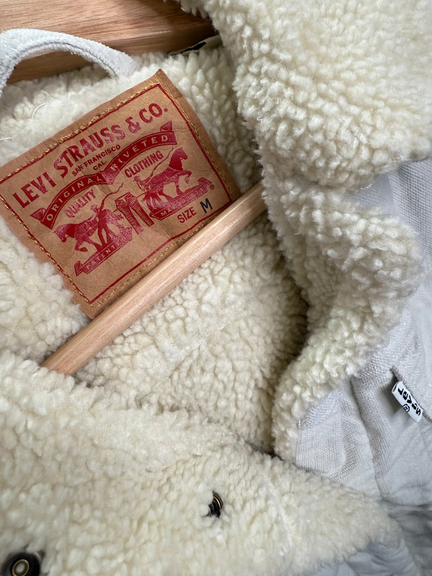 Levi’s Sherpa Trucker Jacket (M)