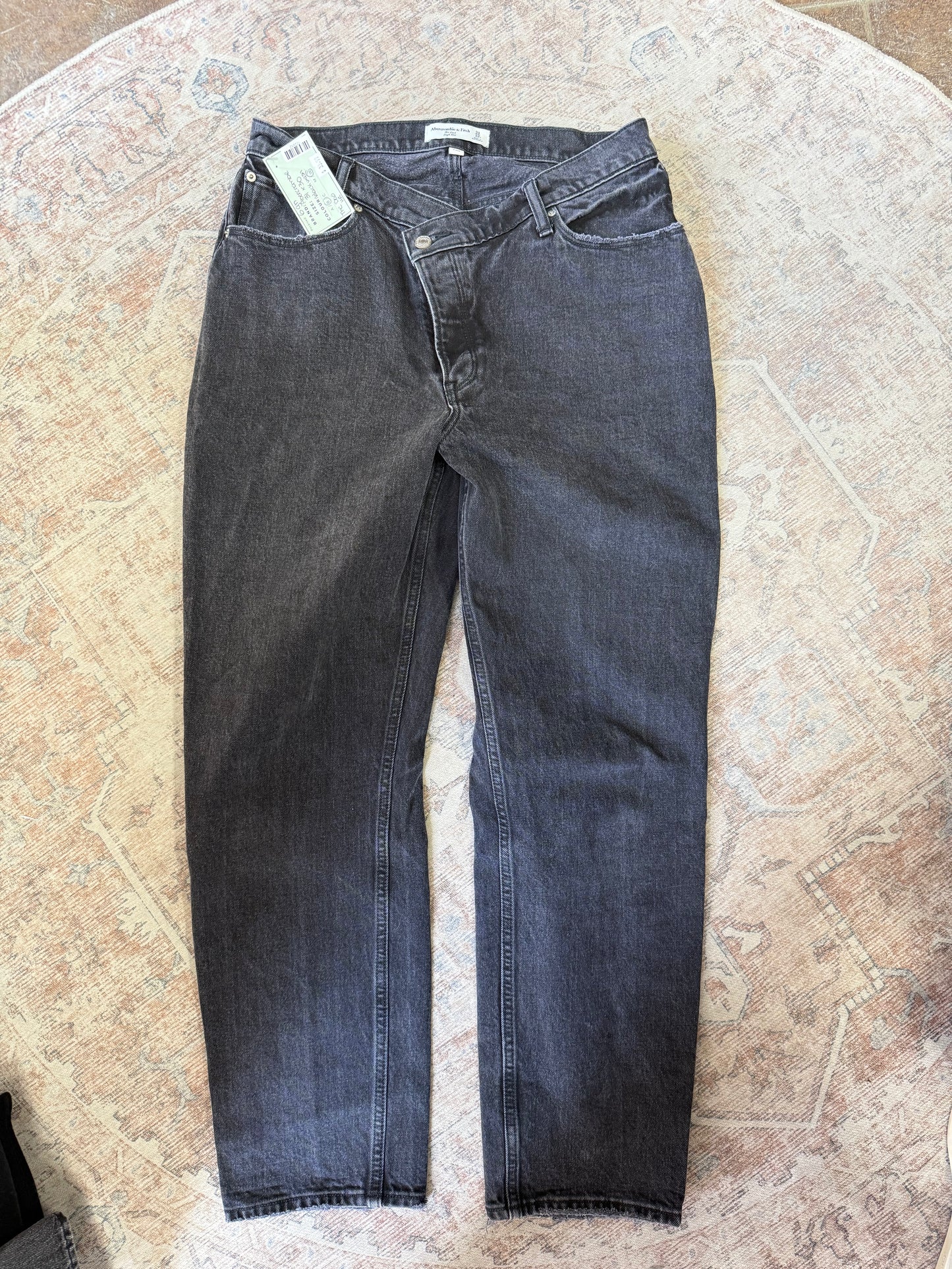 Abercrombie Cross Waist Dad Jeans (31x30)