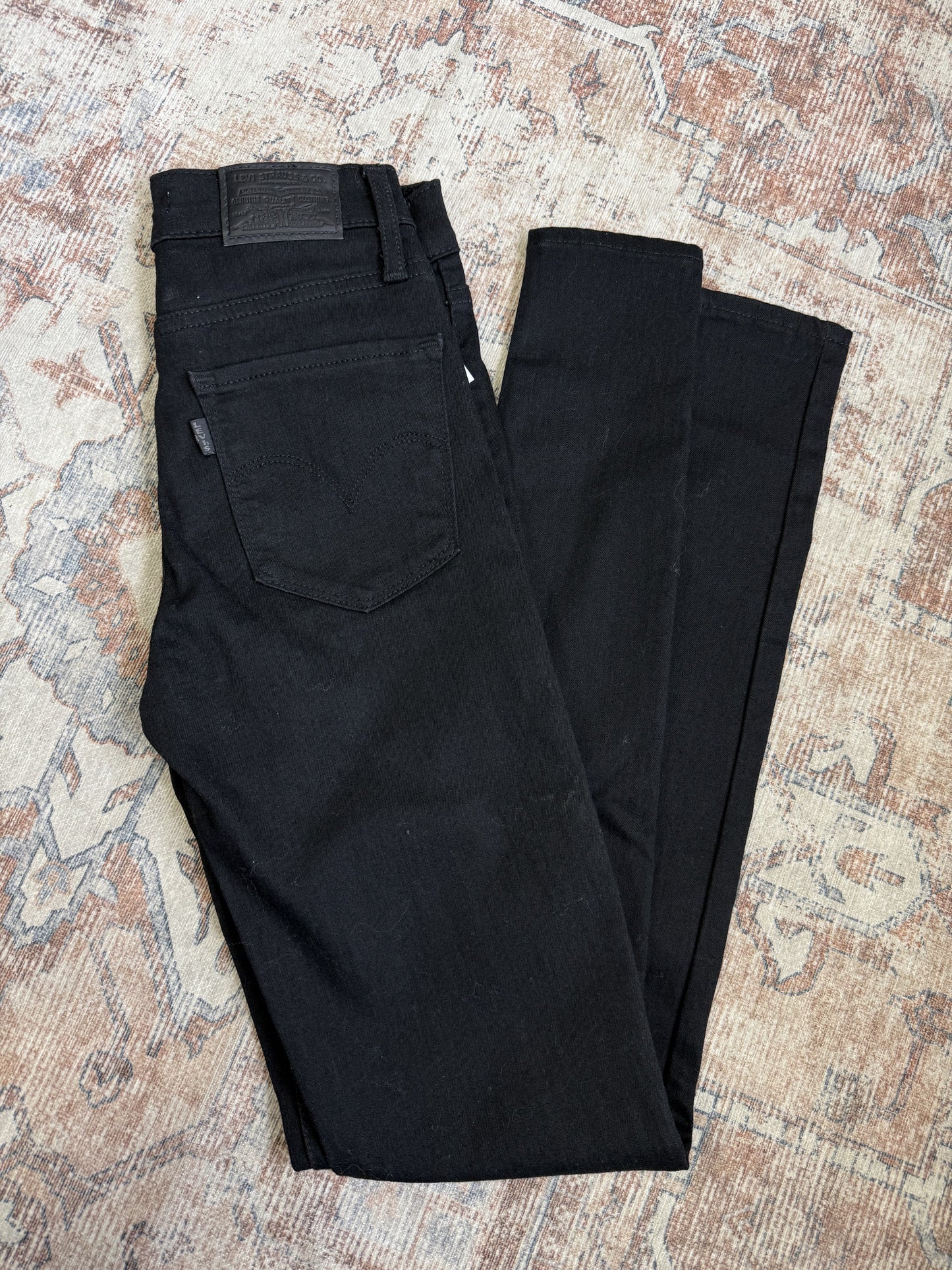 Levi Super Skinny HR (23x30)