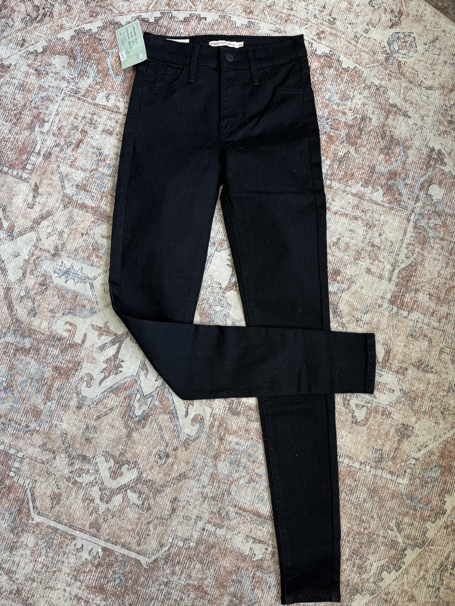 Levi Super Skinny HR (23x30)