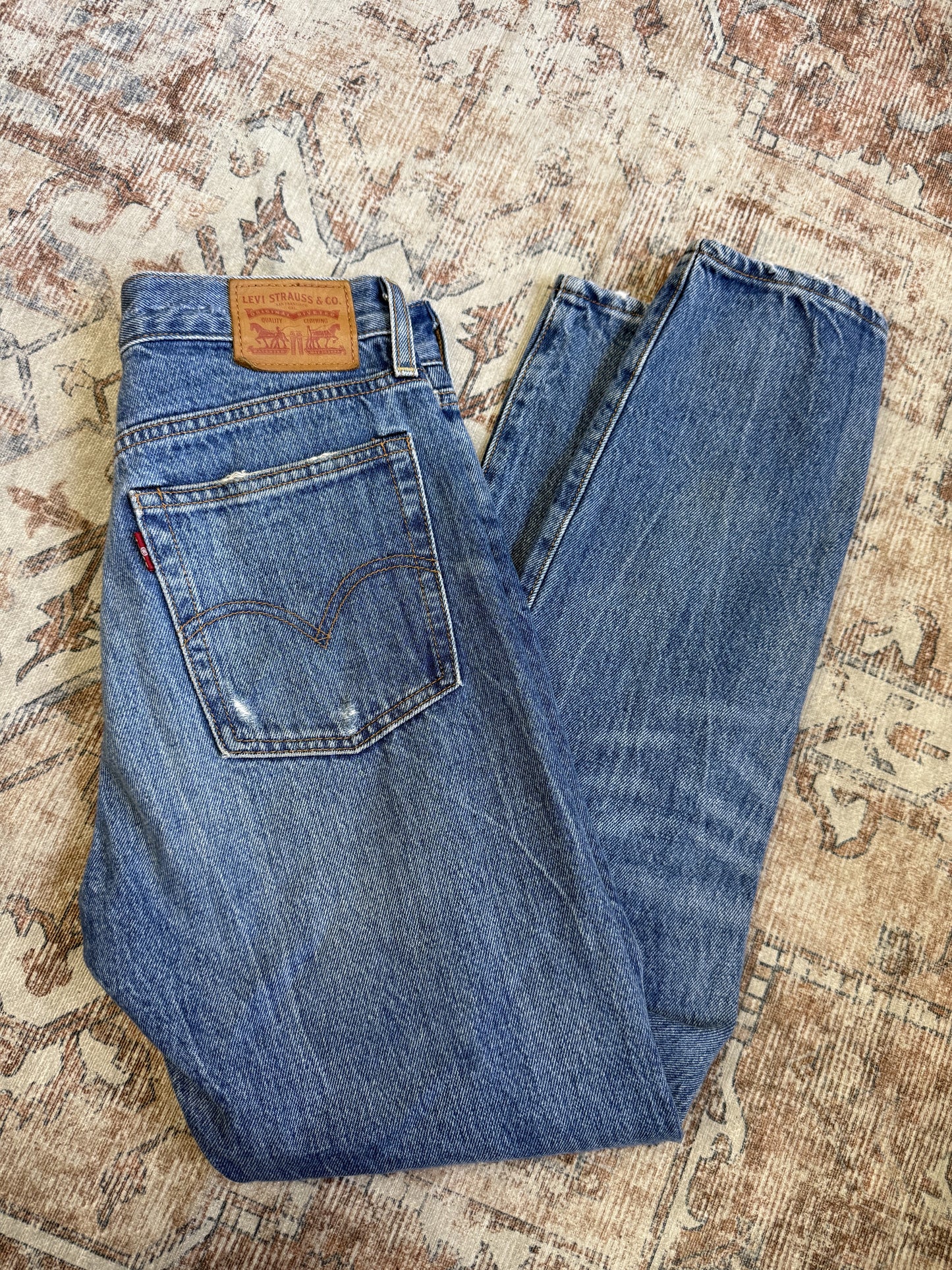 Levi 501 Ripped Jeans (25x28)