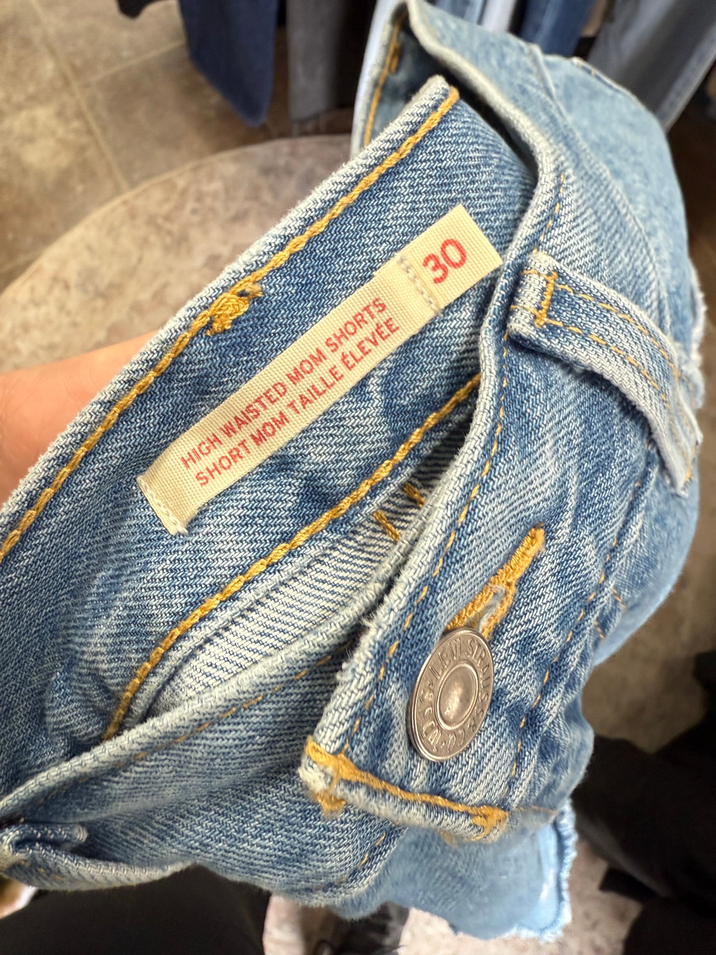 Levi’s Mom HR Shorts (30) oo*