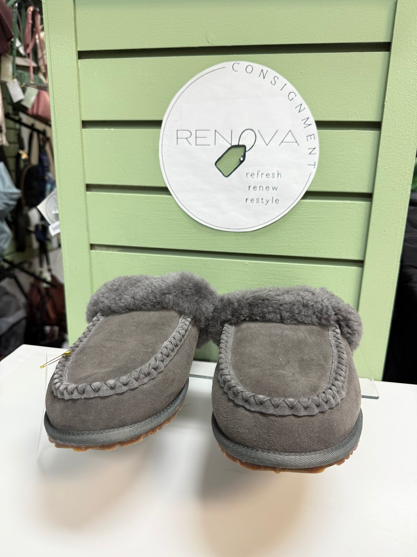 Manitobah Mukluk Cabin Slide (Womens 9)