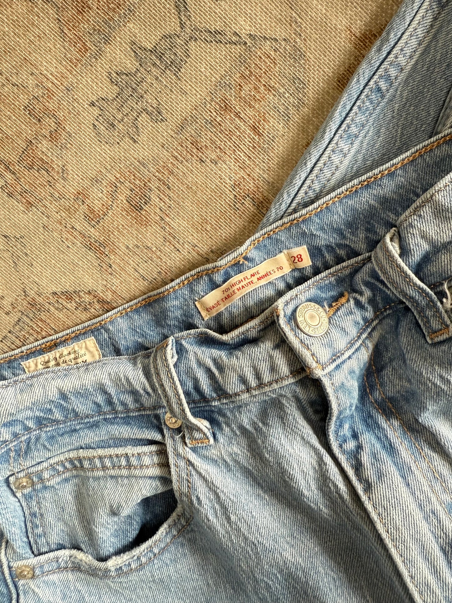 Levi’s ‘70s Flare HR Jeans (28x32)