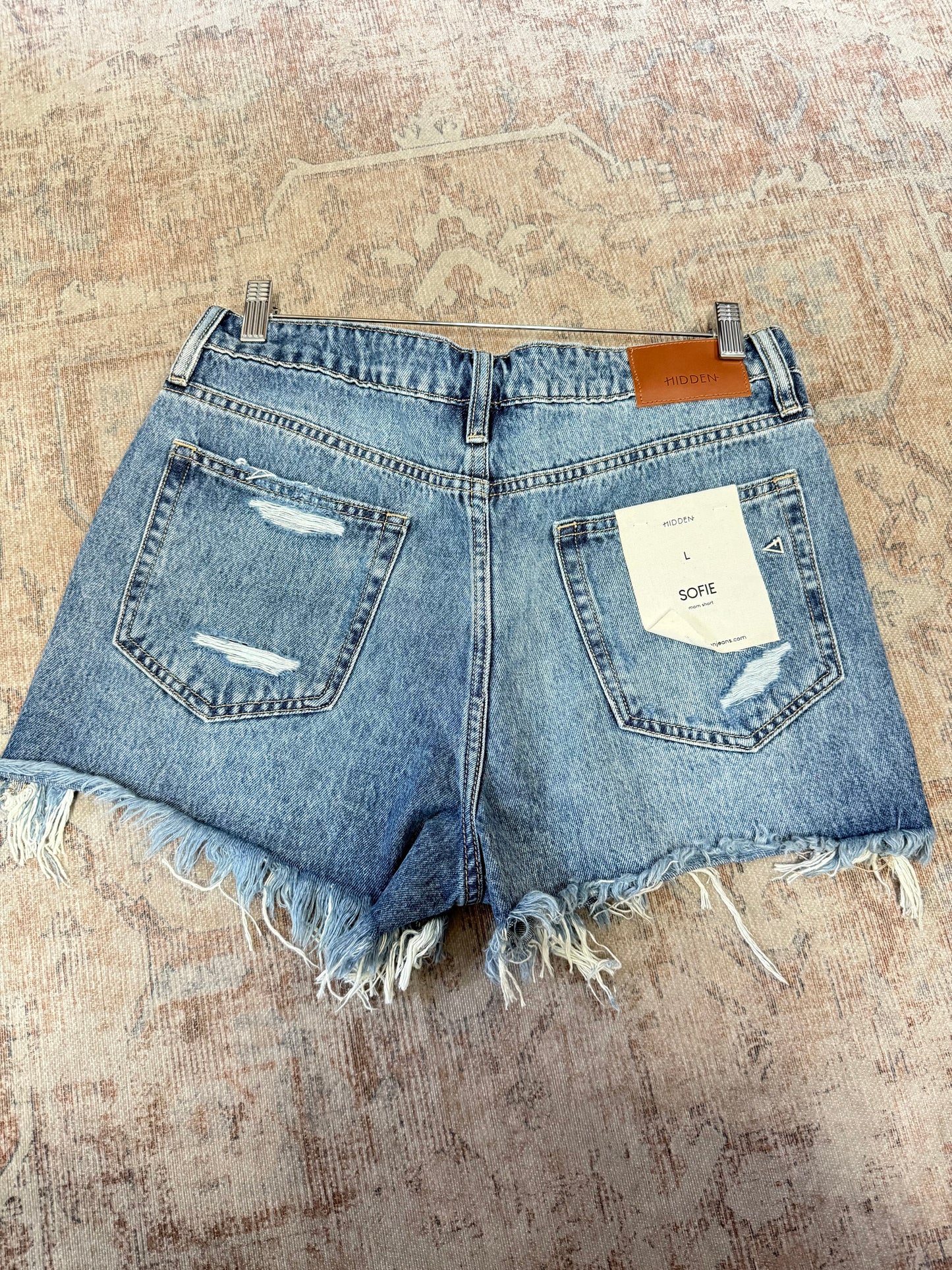 Hidden Raw Hem Mom HR Shorts (L)