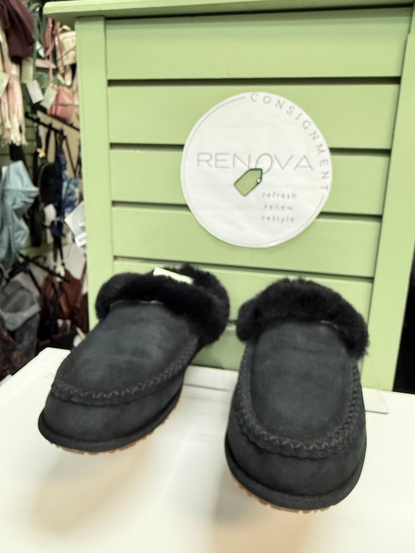 Manitobah Mukluks Cabin Clog (Womens 10)