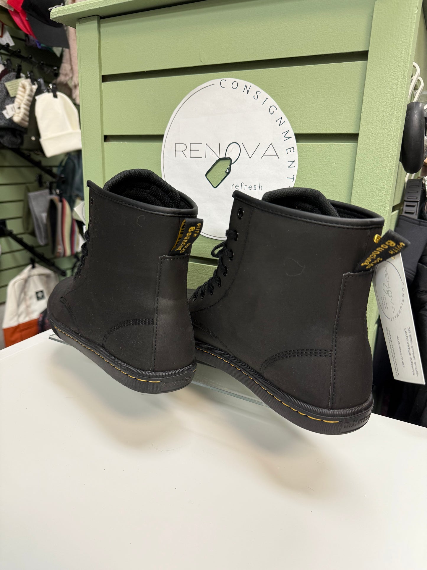 Doc Martens Sheridan Boots (Womens 11/Mens 10)