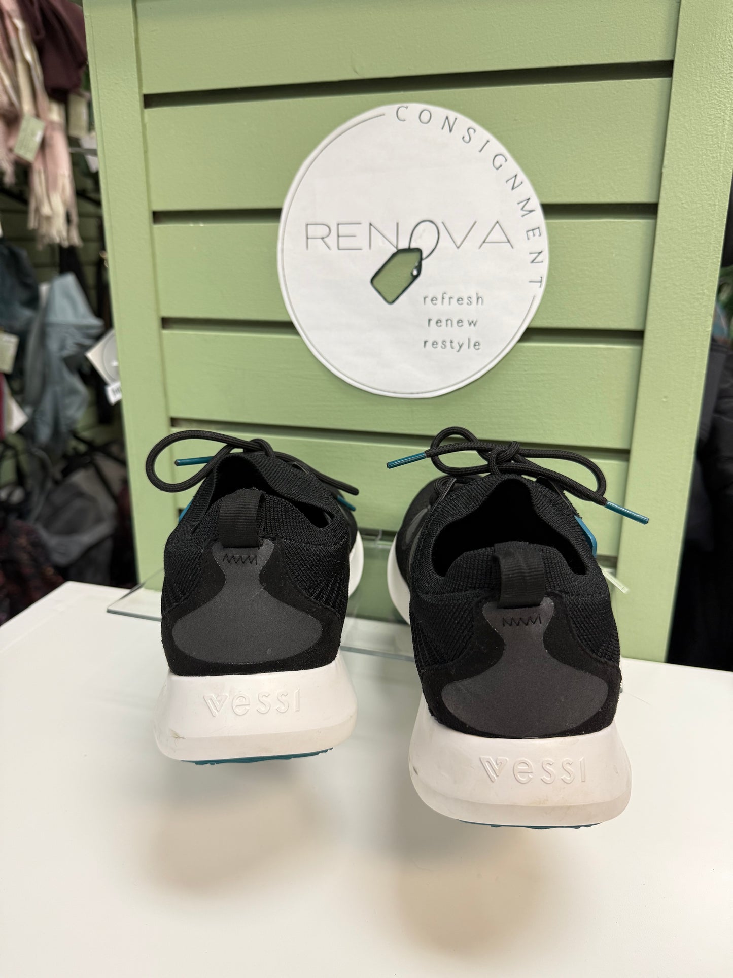 Vessi Everyday 2.0 Runners (Womens 8)