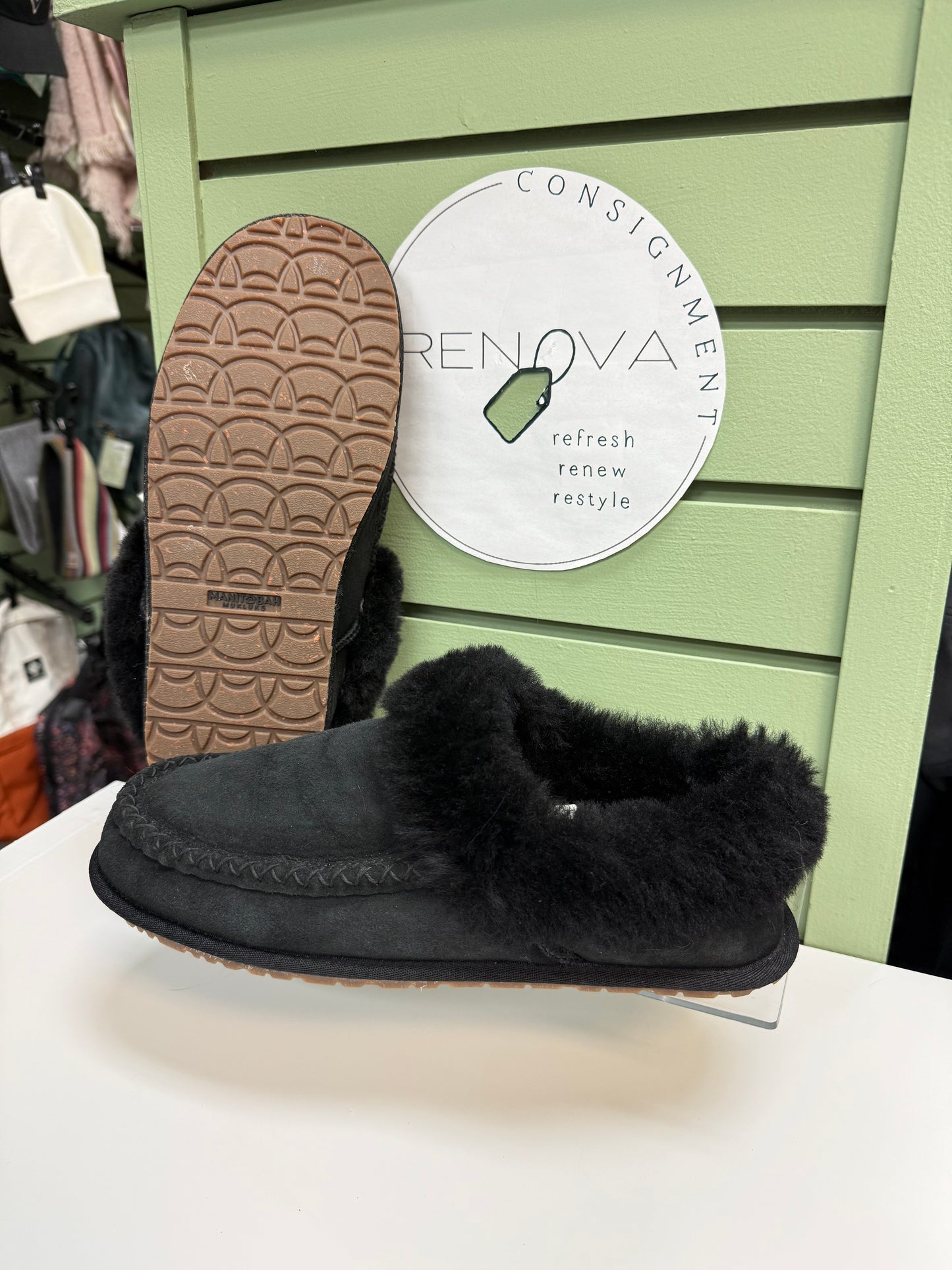 Manitobah Mukluks Cabin Clog (Womens 10)