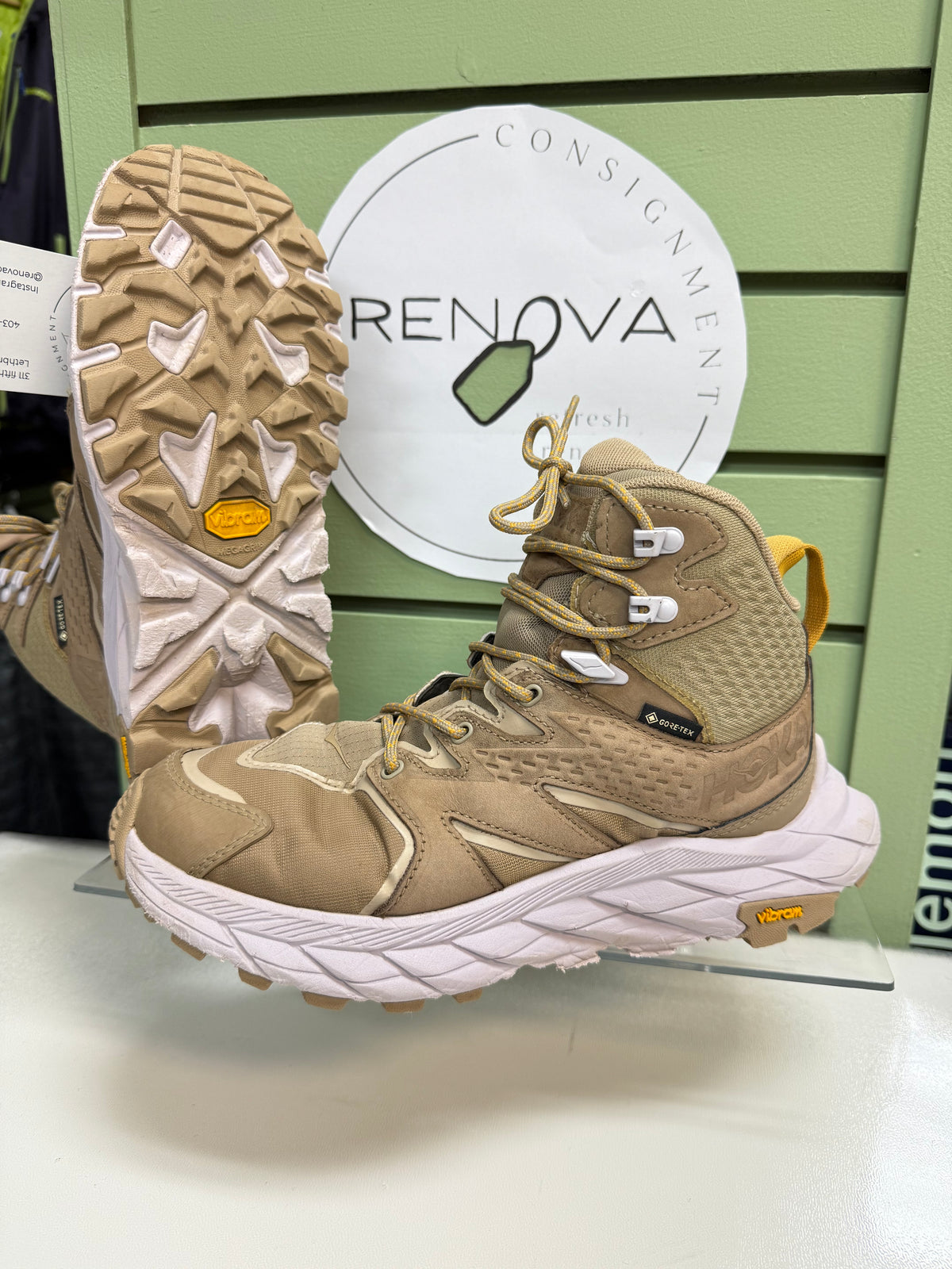 Hoka Anacapa Mid GTX Hiking Boots (Womens 6)