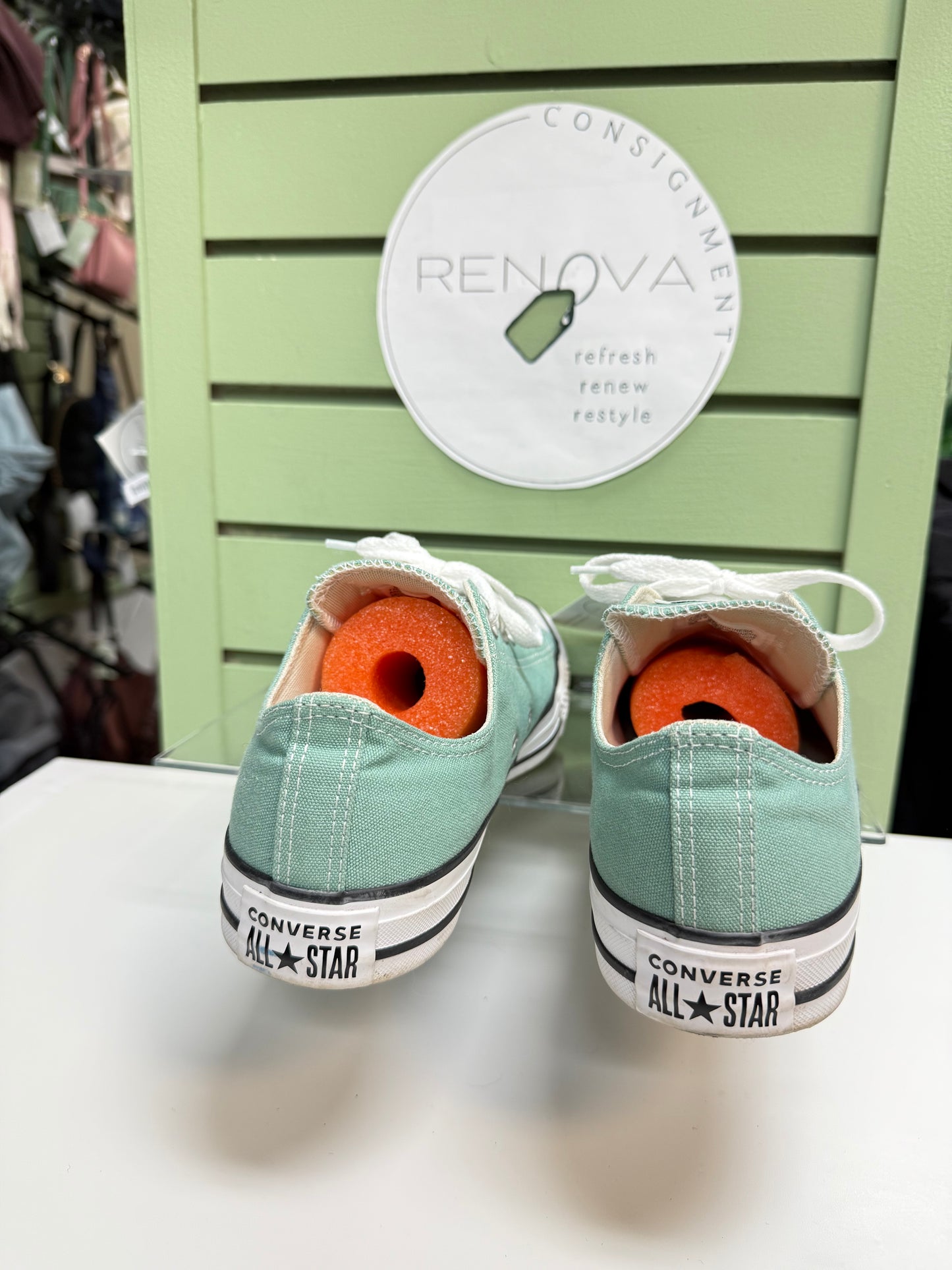Converse Chuck Taylor Sneakers (Womens 10/Mens 8)