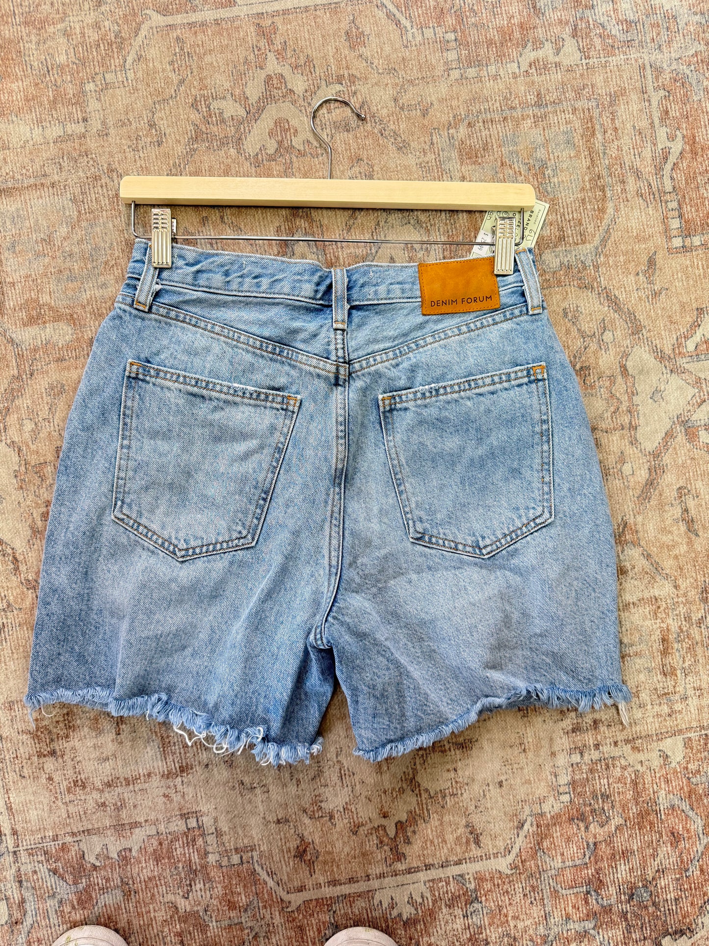 Denim Forum BF Loose Mid Thigh Short (27)