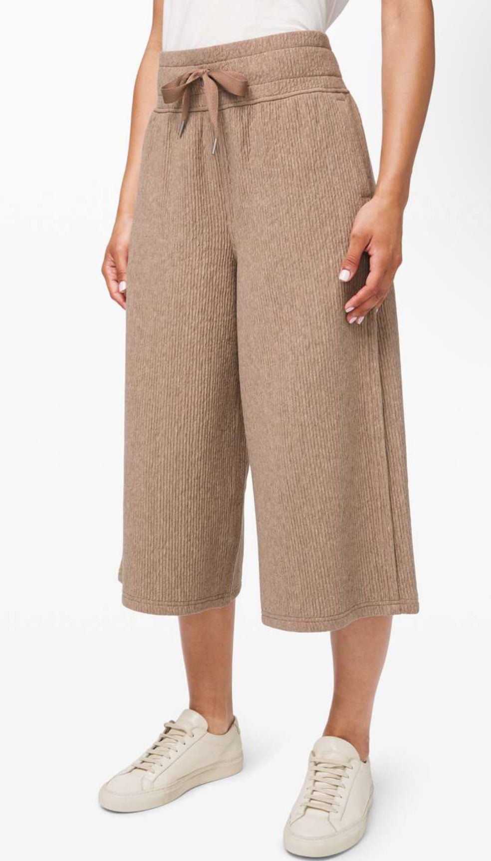 Lululemon Retreat Yourself MR Crop 19” (4)