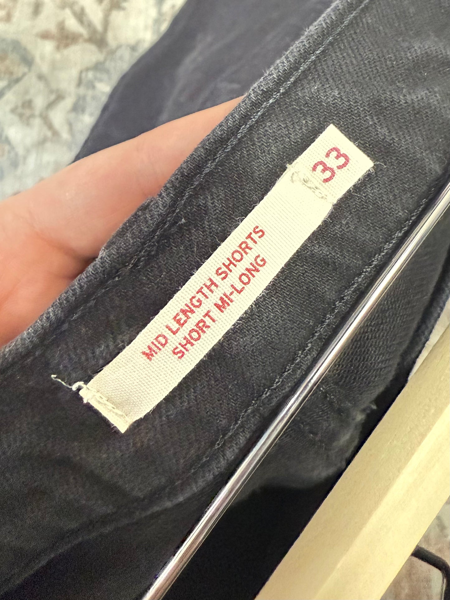 Levi’s Mid Length Shorts (33)