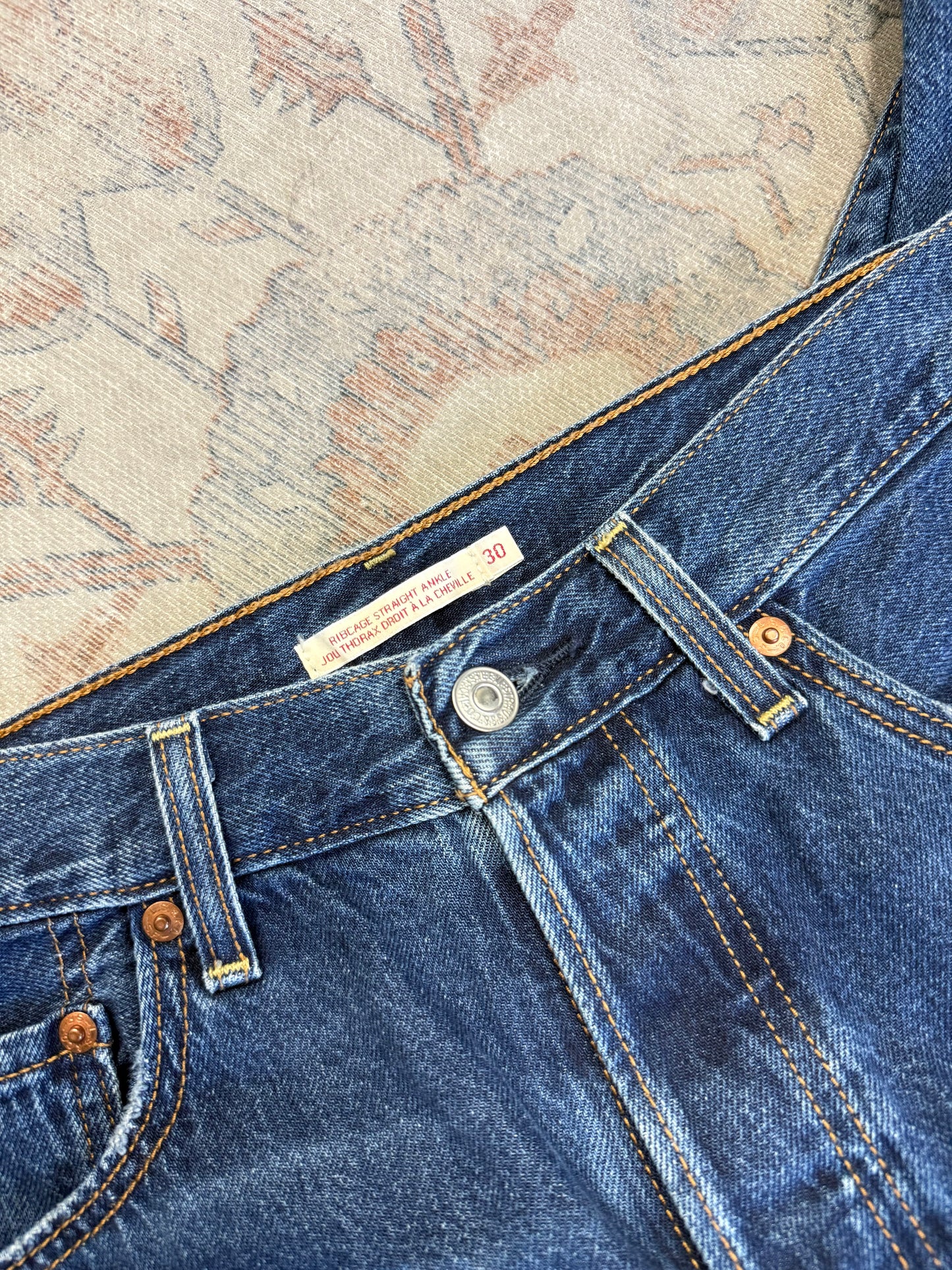 Levi’s Ribcage Straight Ankle HR Jeans (30x27)
