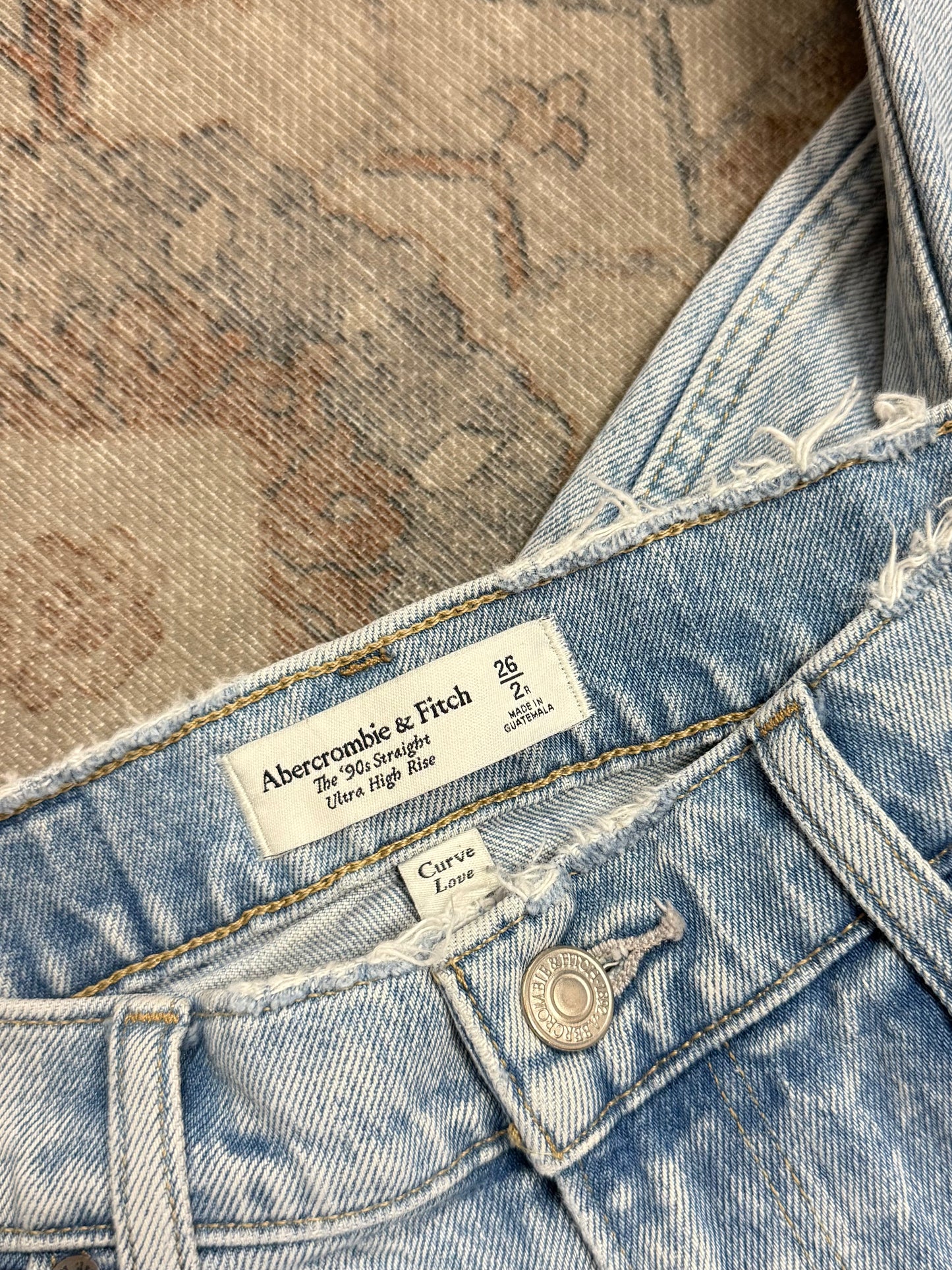 Abercrombie ‘90s Straight Ultra HR Jeans (26x30)