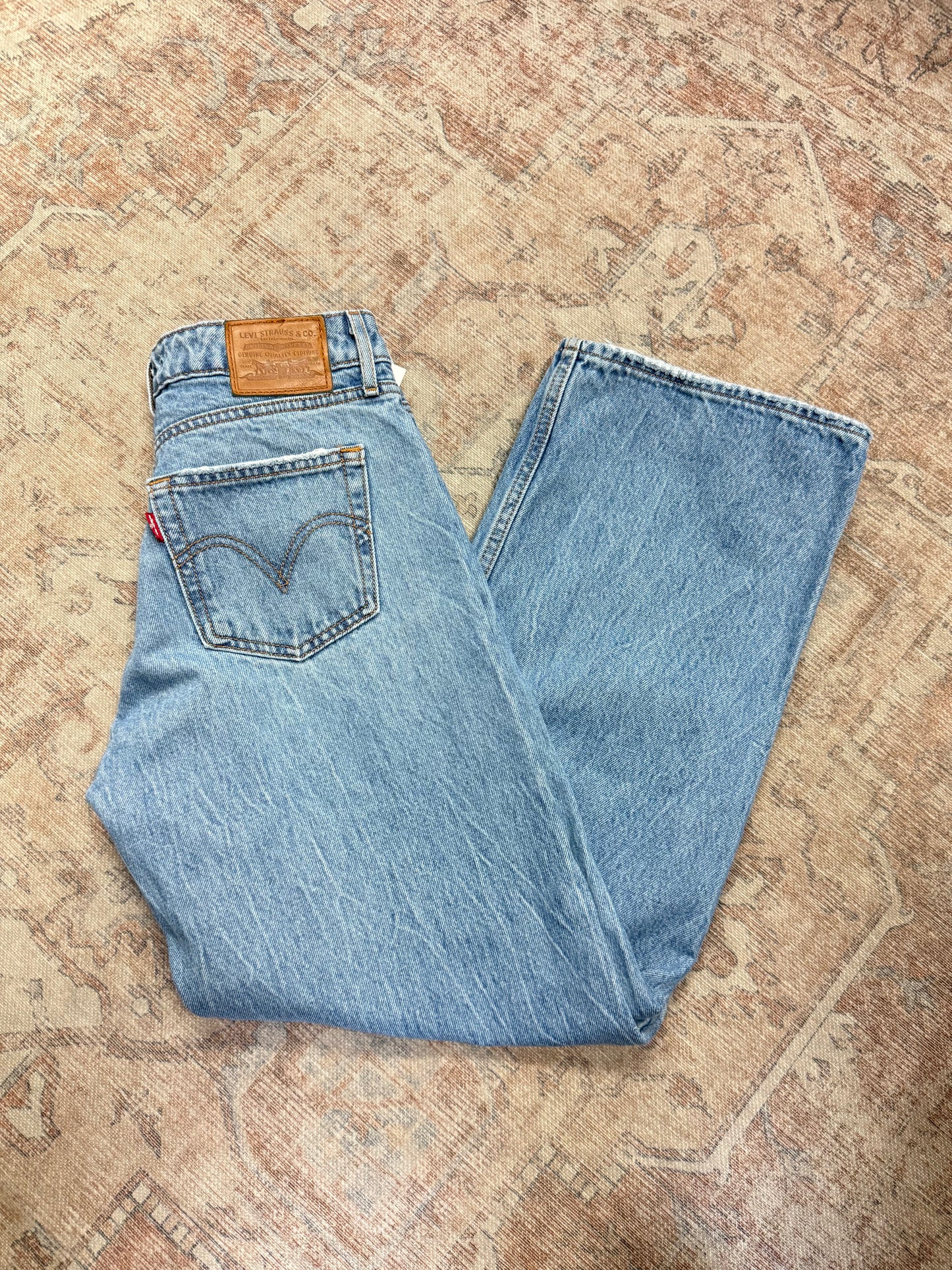 Levi’s Low Loose Jeans (25x30)