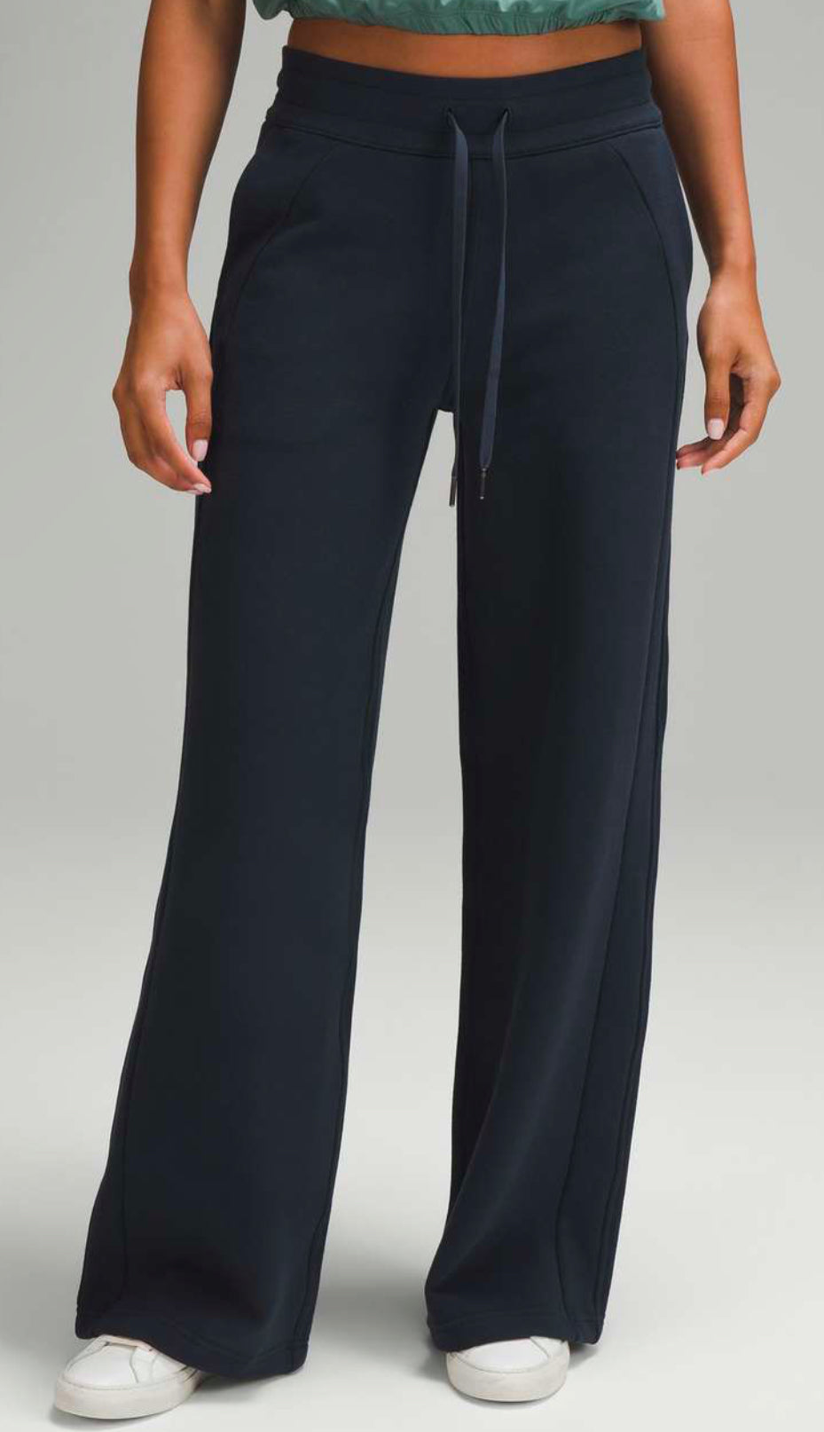 Lululemon Scuba MR Wide Leg Pant 32.5” (10)