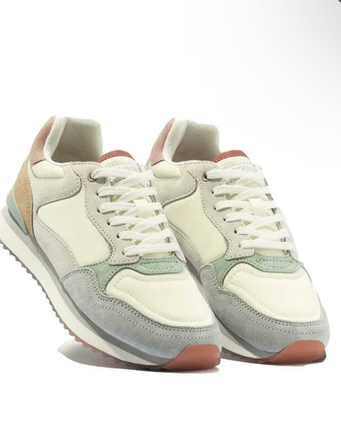 Hoff Rome Sneakers (Womens 8)