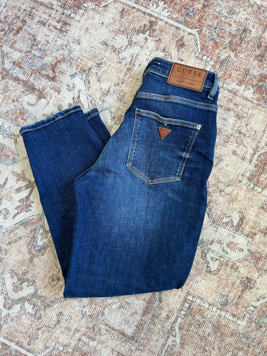 Guess Tapered Mom HR Jeans (26x25)