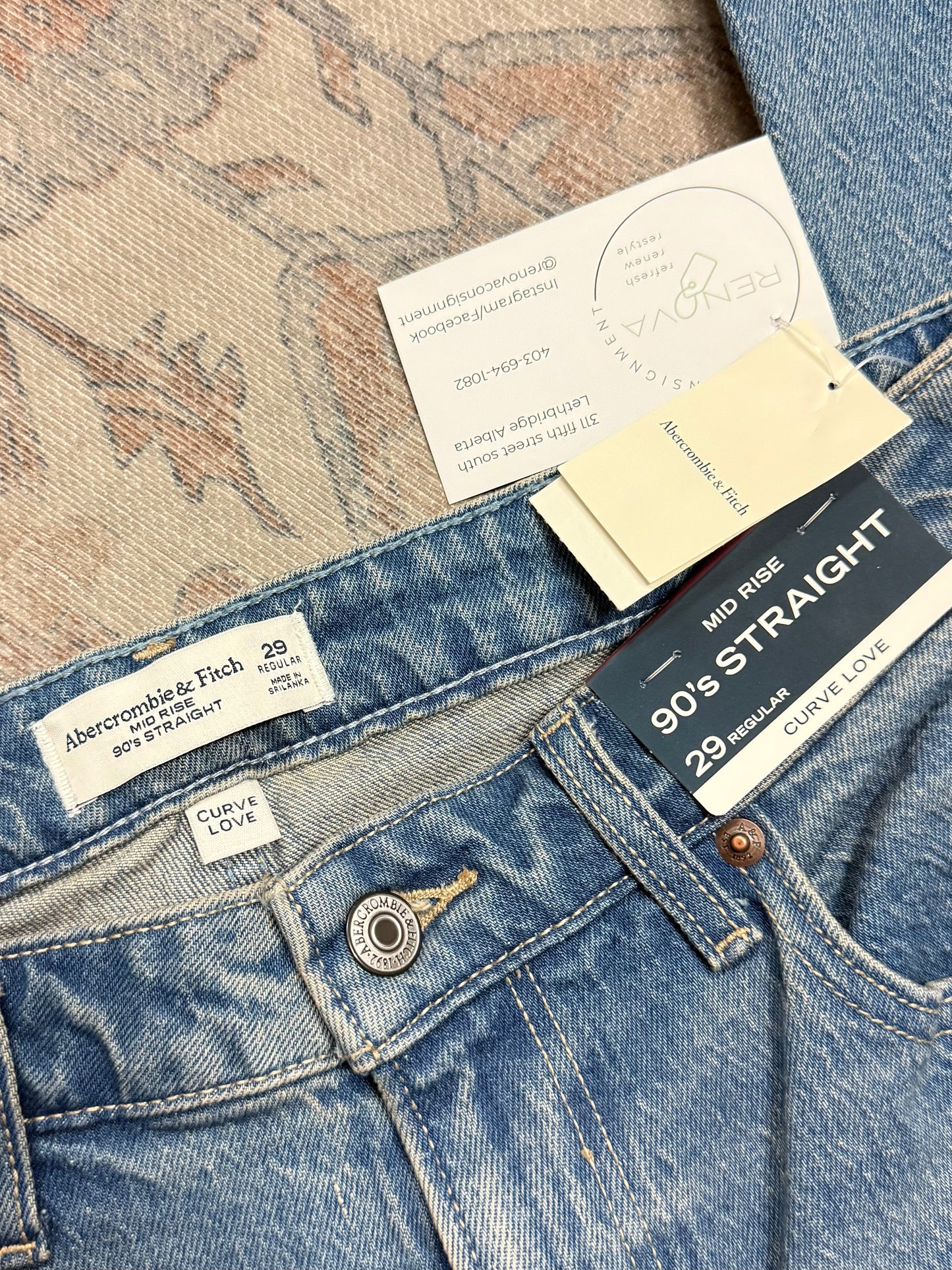 Abercrombie ‘90s Straight MR Jeans (29x30)