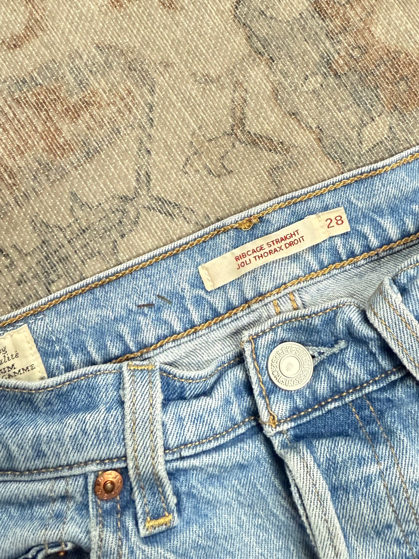 Levi’s Ribcage Straight HR Jeans (28x27)