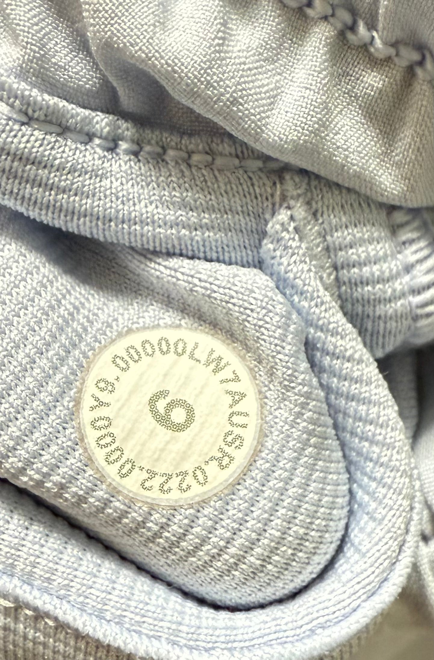 Lululemon Hotty Hot LR Short 2.5” (6)