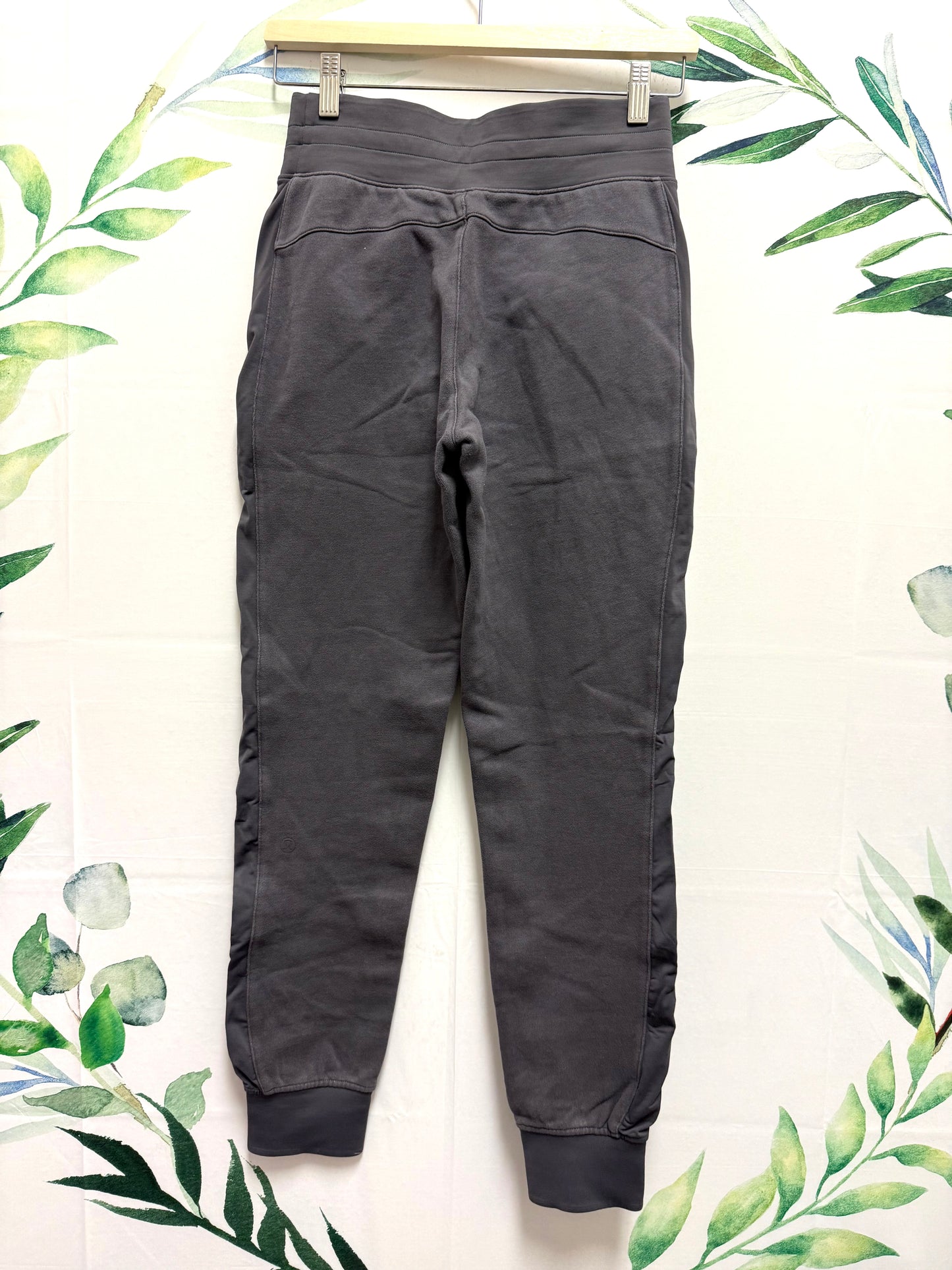 Lululemon Get Going MR Jogger 28” (2)